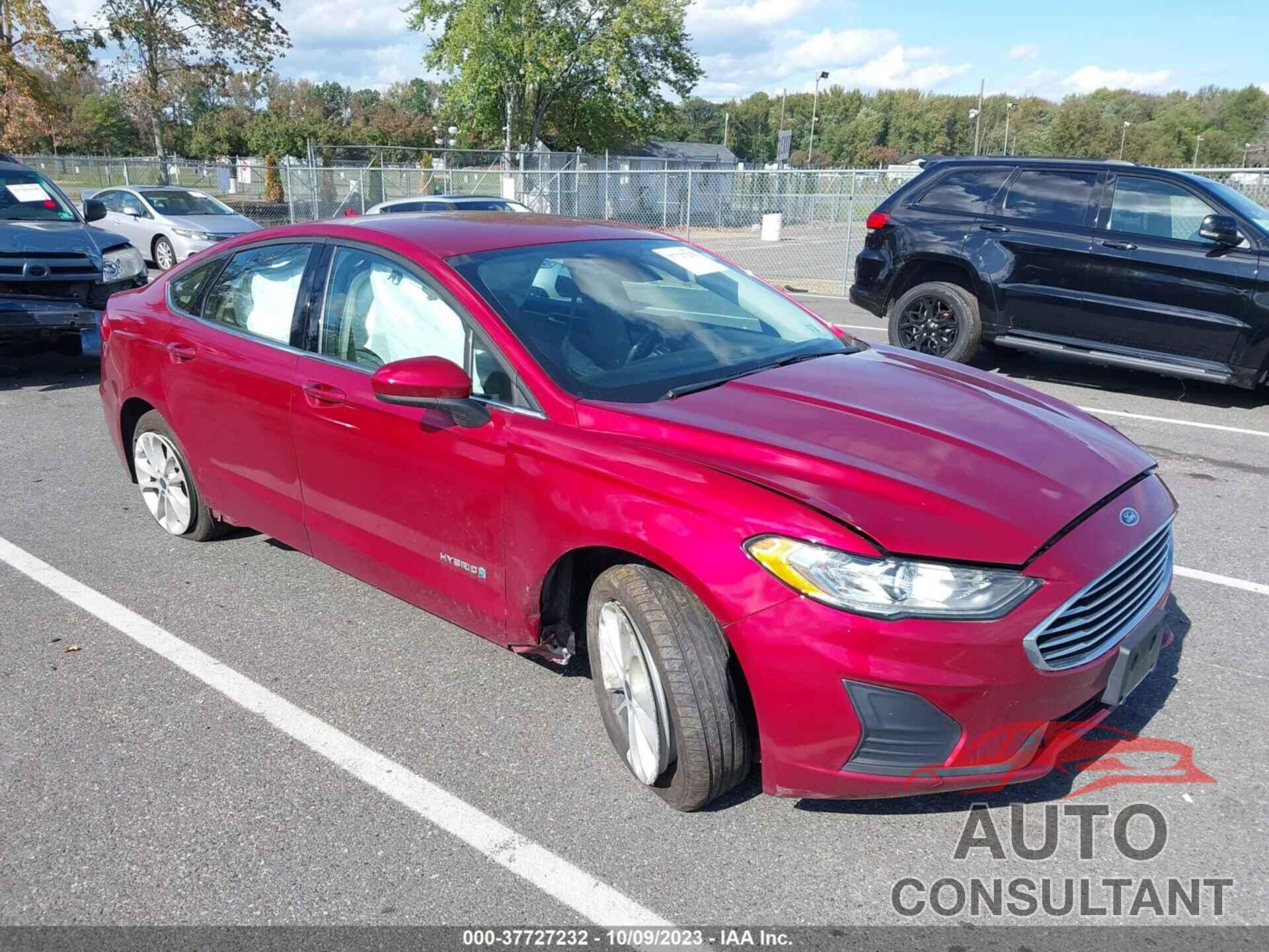 FORD FUSION HYBRID 2019 - 3FA6P0LU1KR192512