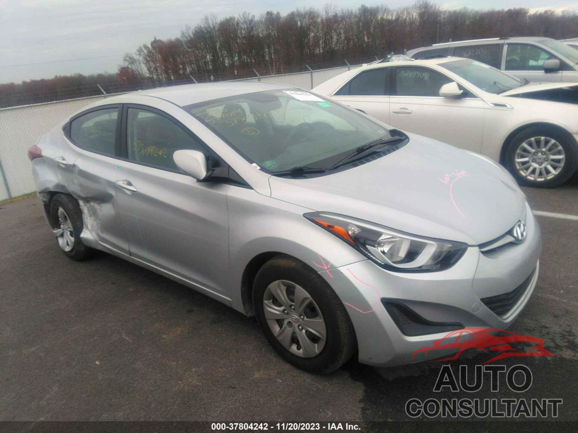 HYUNDAI ELANTRA 2016 - KMHDH4AE5GU517014