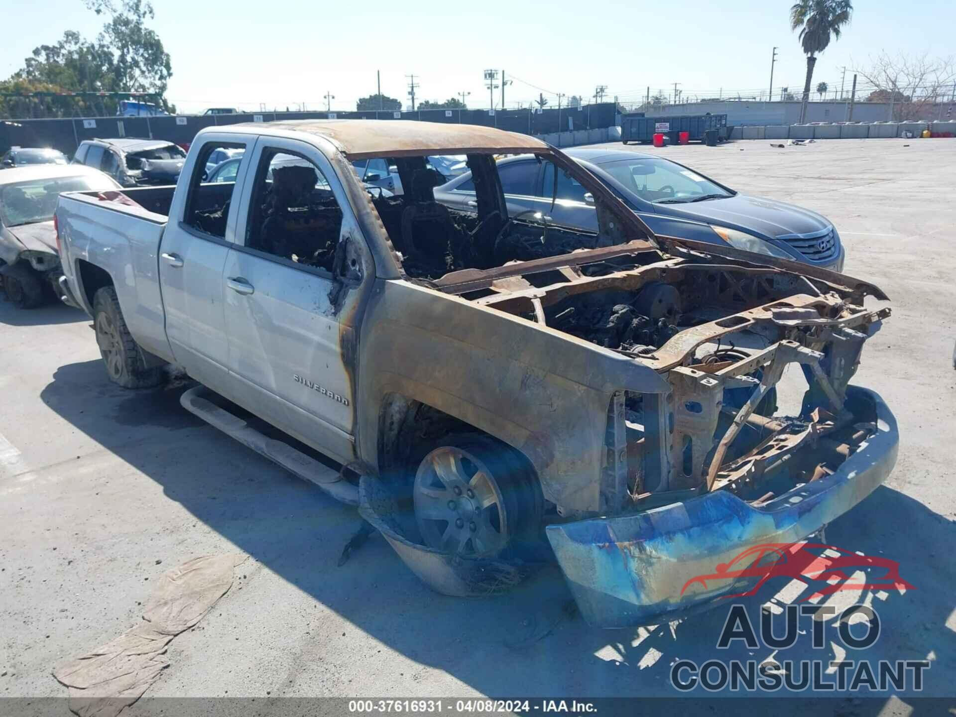 CHEVROLET SILVERADO 1500 2018 - 1GCRCREH8JZ294598