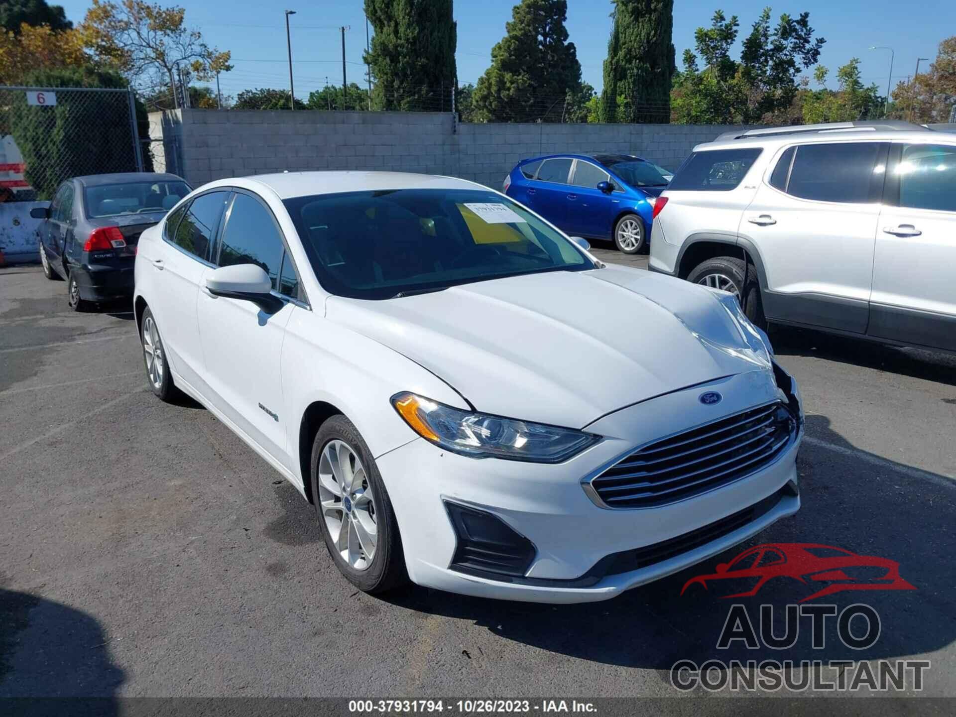 FORD FUSION HYBRID 2019 - 3FA6P0LU0KR182490