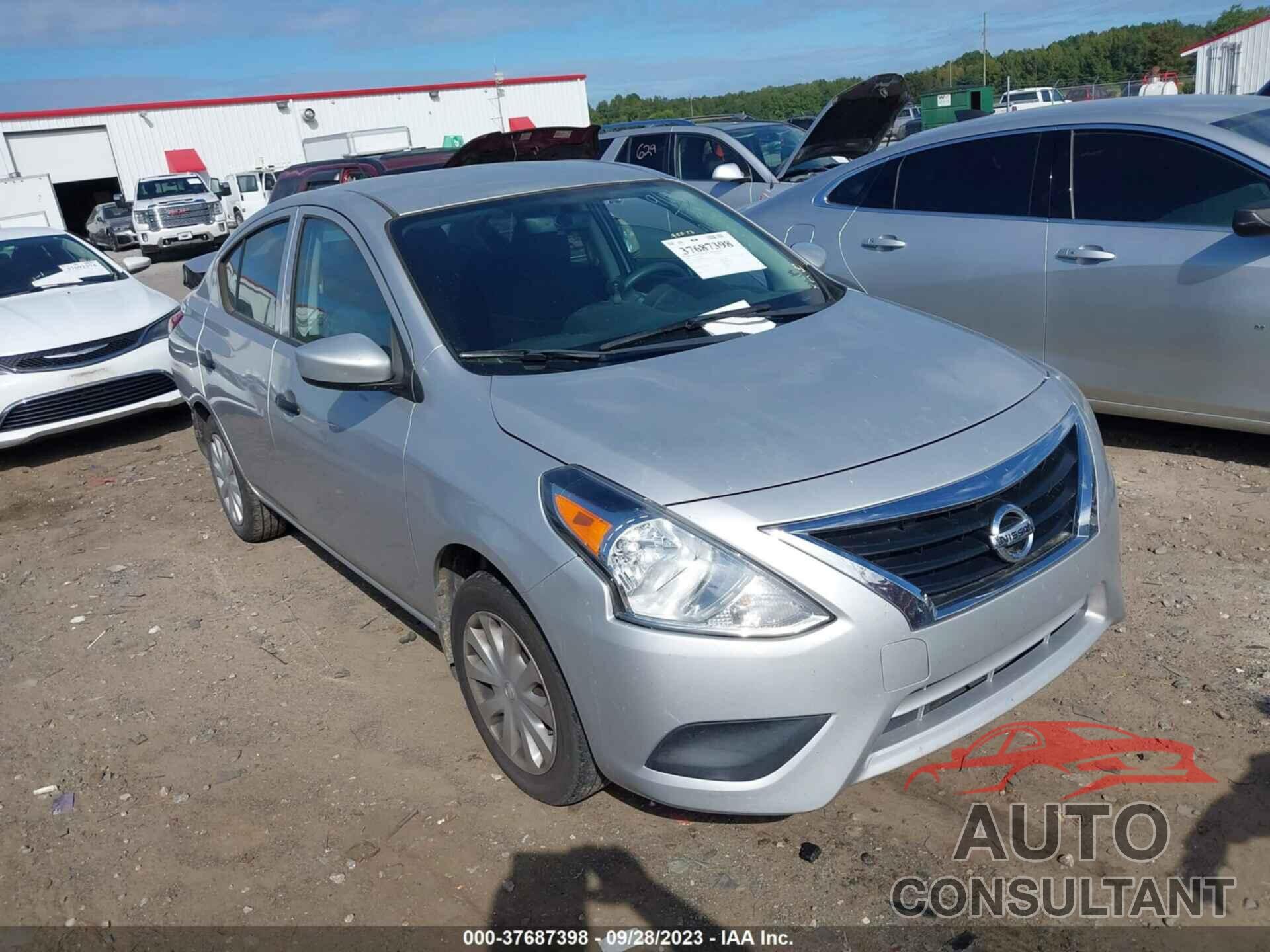 NISSAN VERSA 2018 - 3N1CN7AP2JL860900