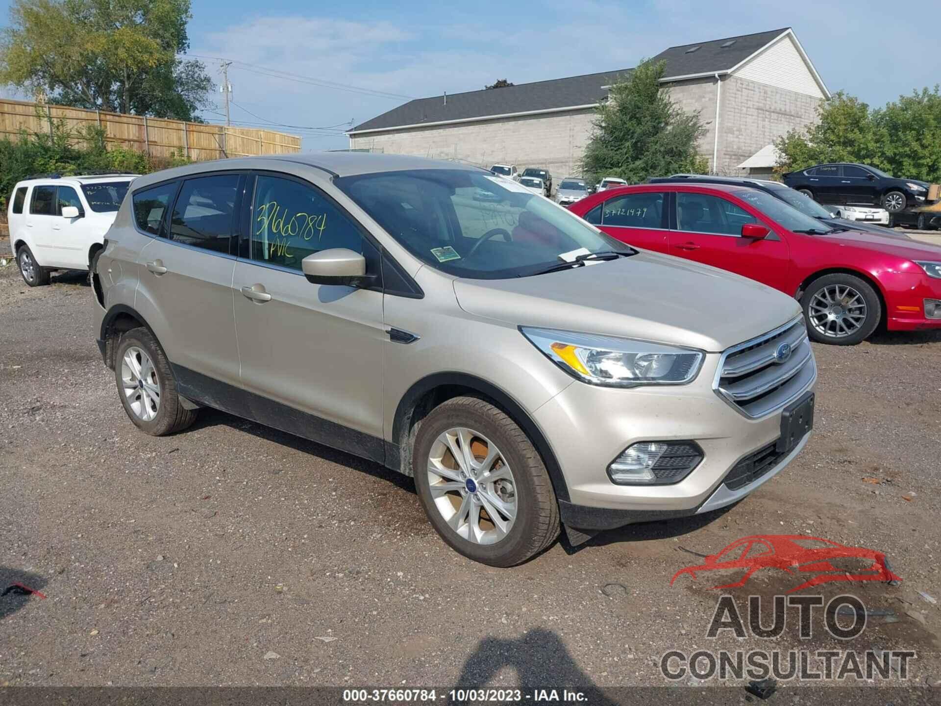 FORD ESCAPE 2017 - 1FMCU9G96HUE57695