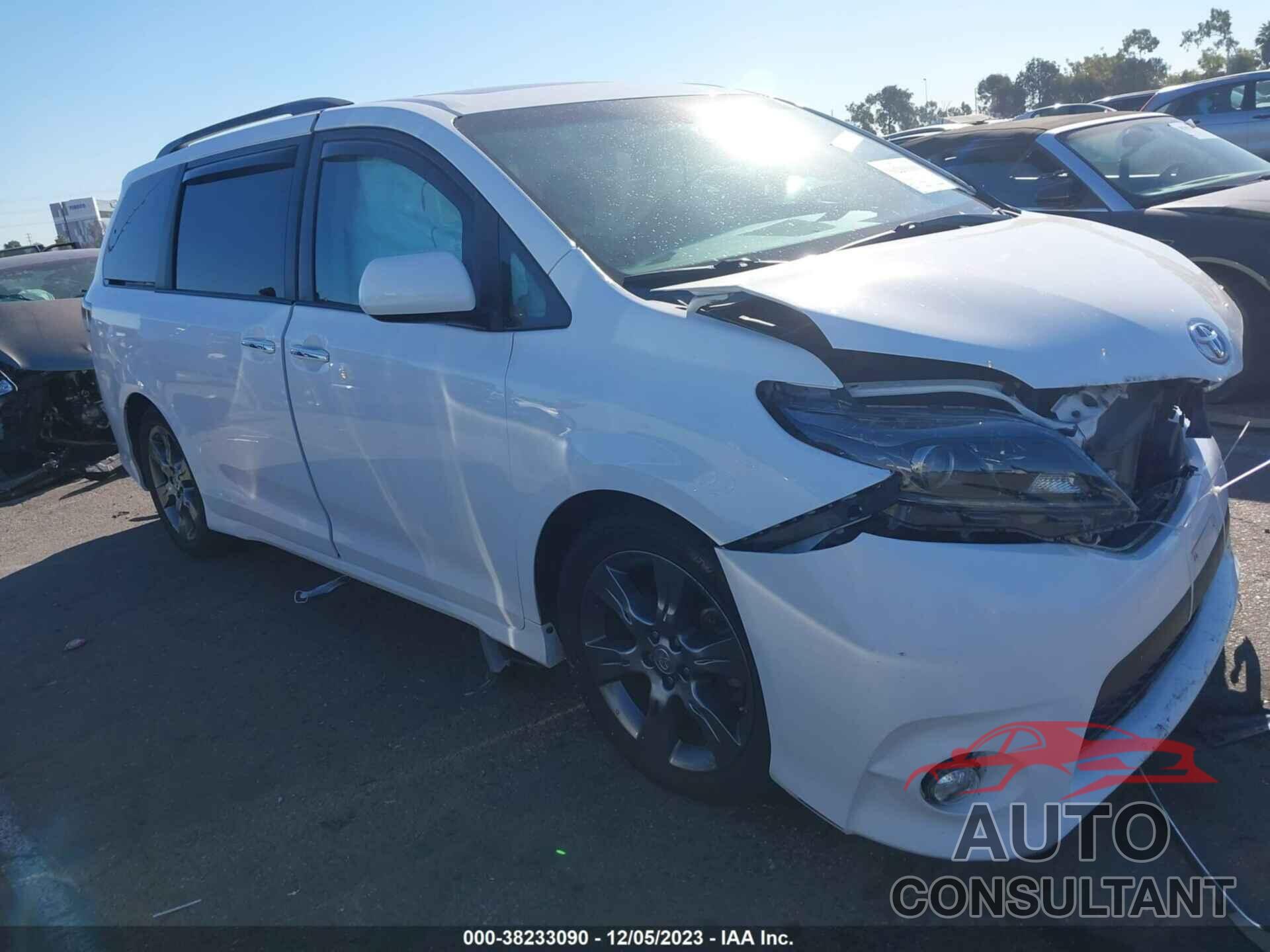 TOYOTA SIENNA 2015 - 5TDXK3DC4FS646128