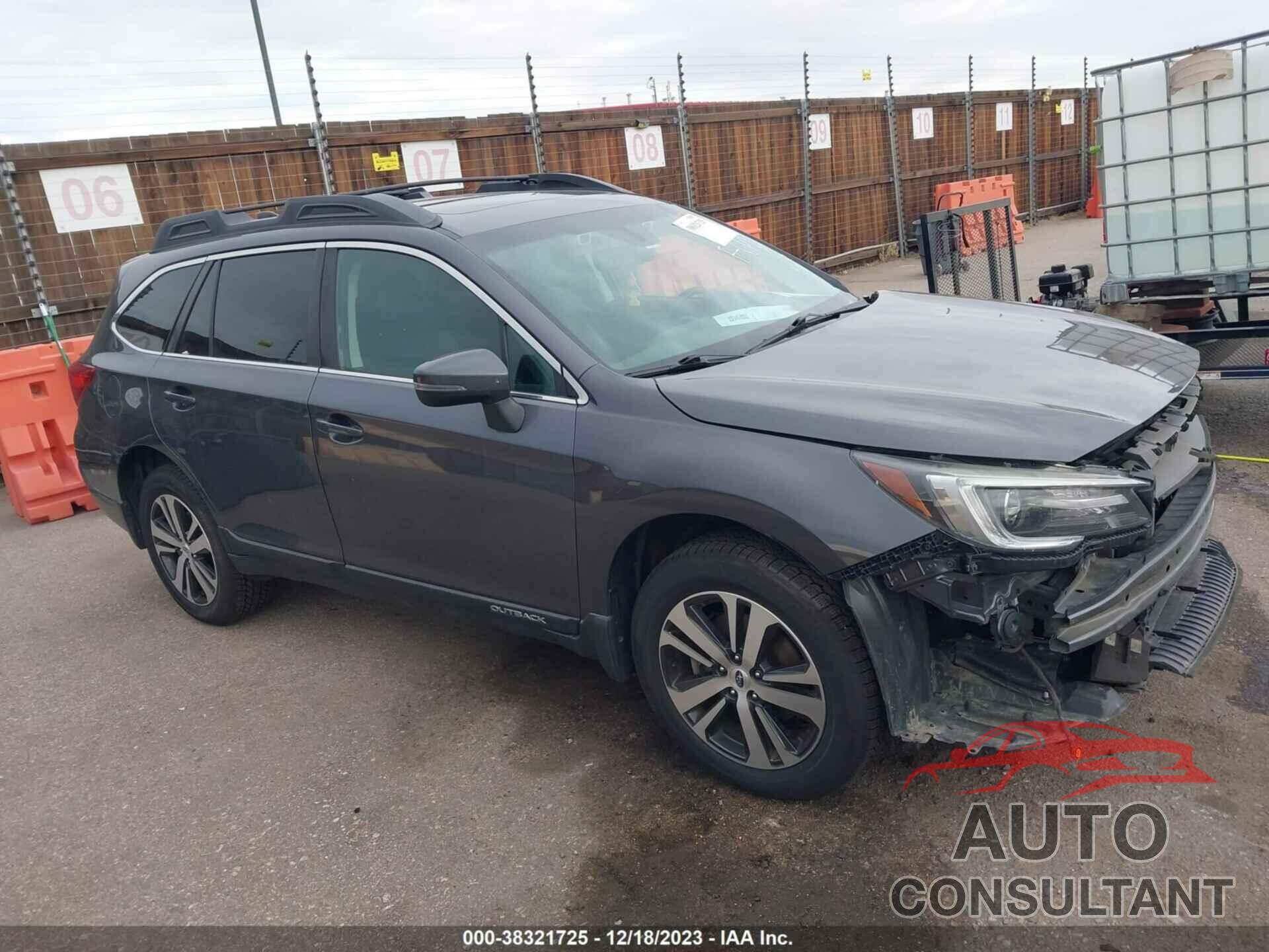 SUBARU OUTBACK 2018 - 4S4BSENC4J3332313