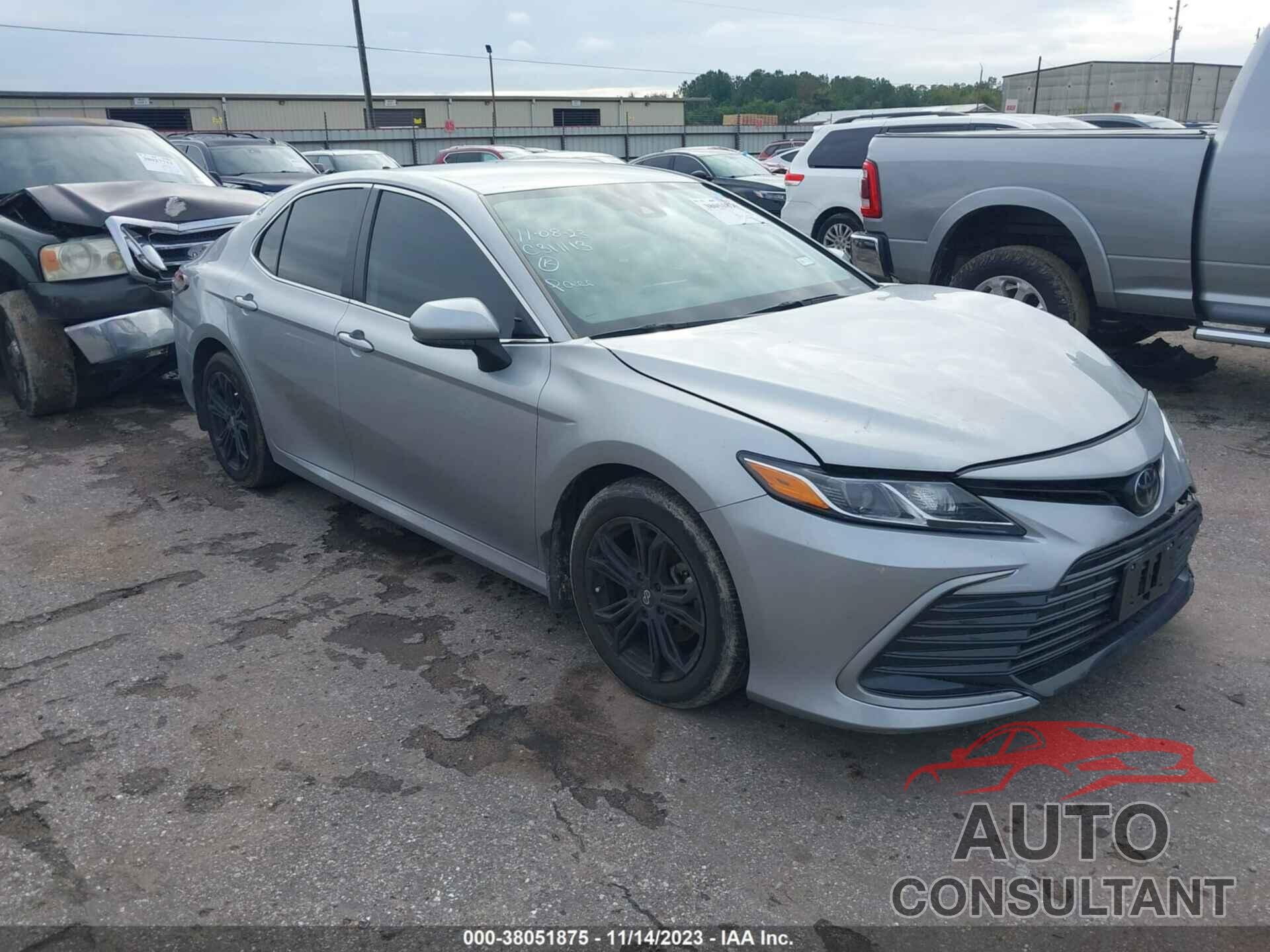 TOYOTA CAMRY 2022 - 4T1C11AK7NU048395