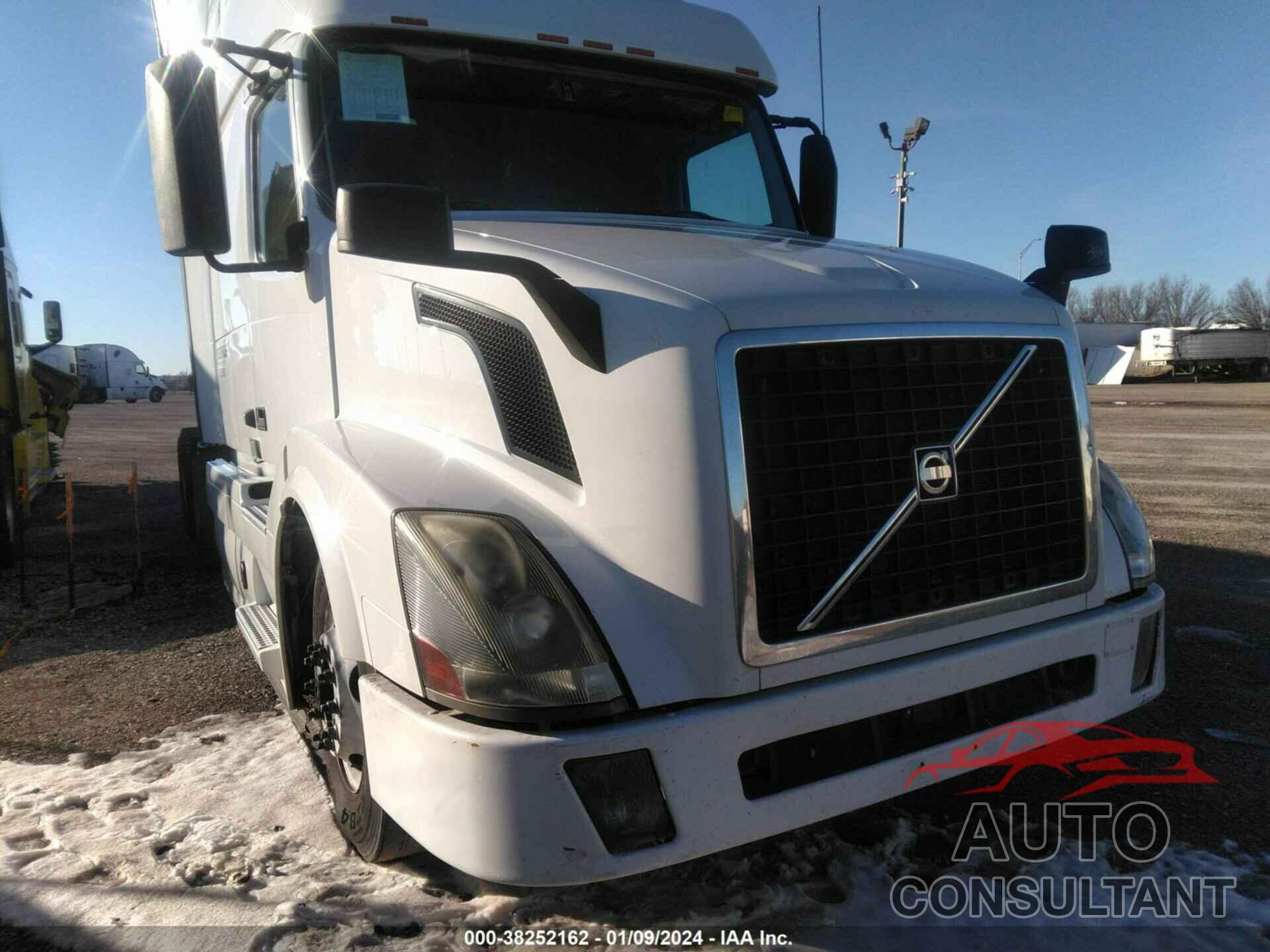 VOLVO VN 2016 - 4V4NC9EH8GN953783
