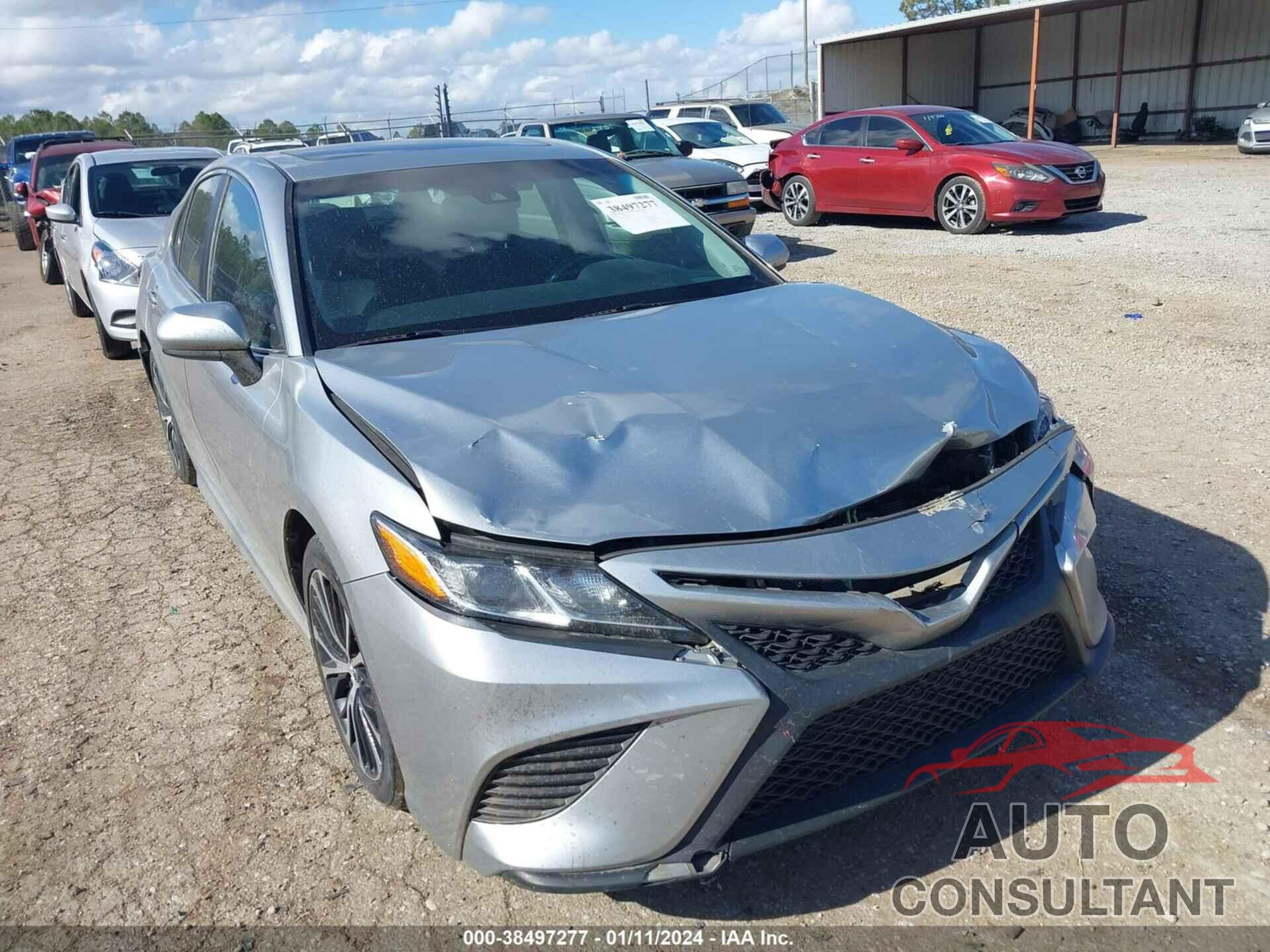TOYOTA CAMRY 2018 - 4T1B11HK8JU026594