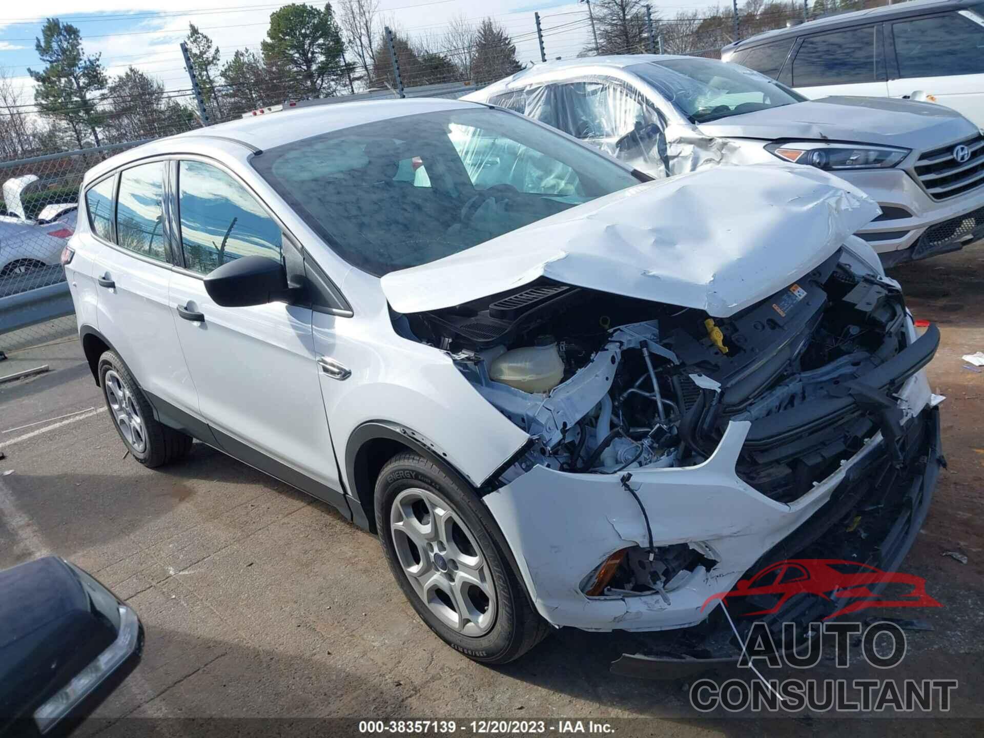 FORD ESCAPE 2018 - 1FMCU0F73JUC67600