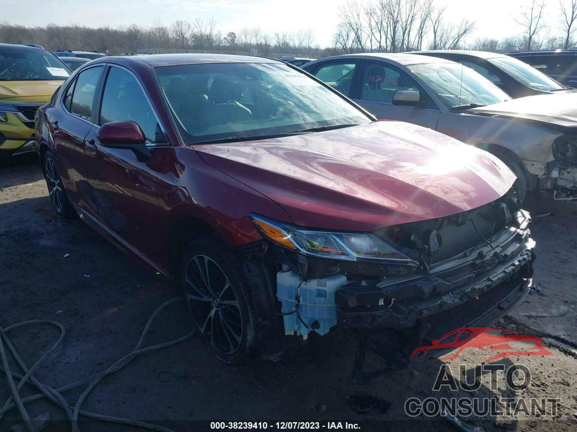 TOYOTA CAMRY 2018 - 4T1B11HK8JU542681