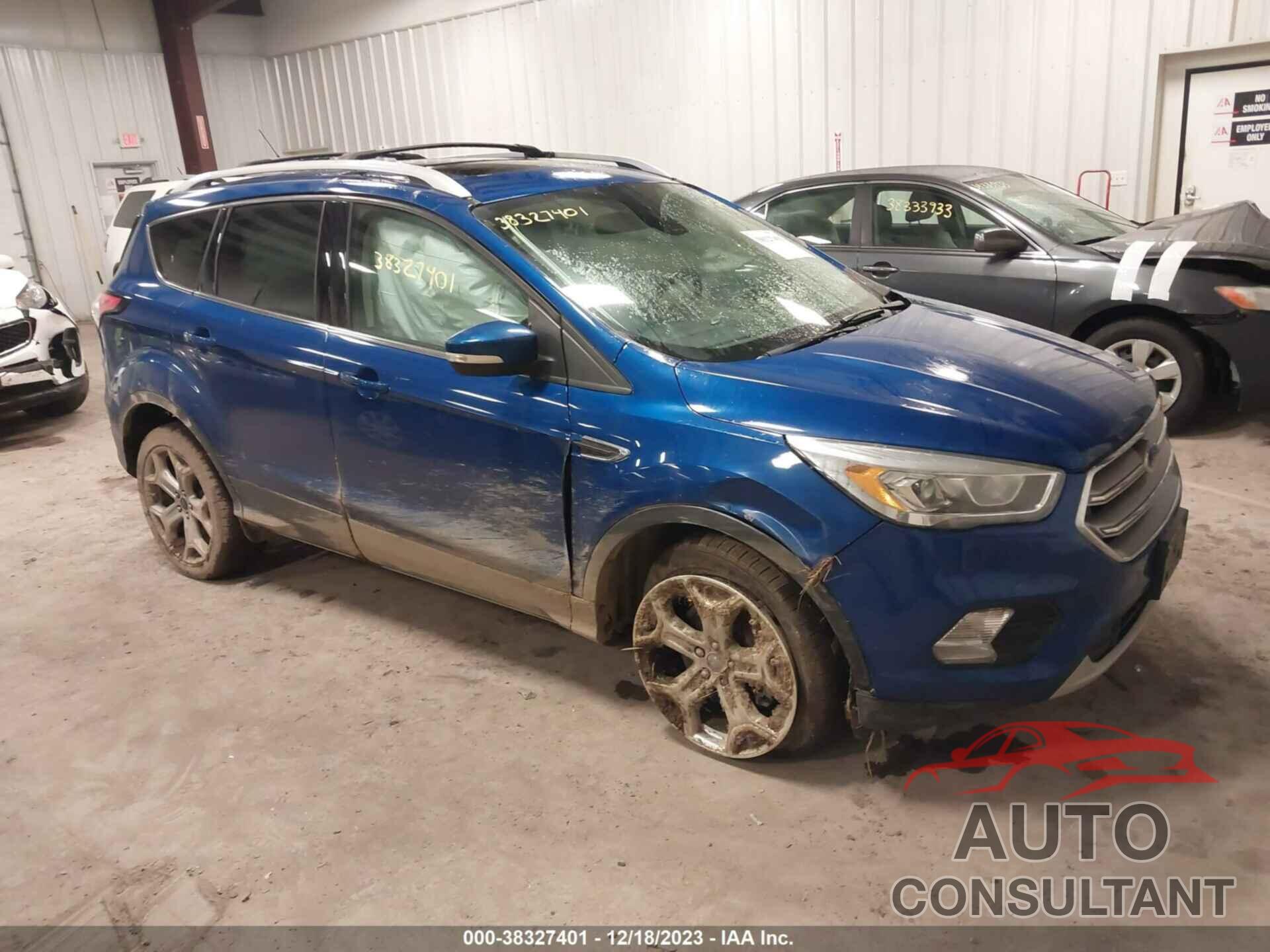 FORD ESCAPE 2017 - 1FMCU9J92HUC70401