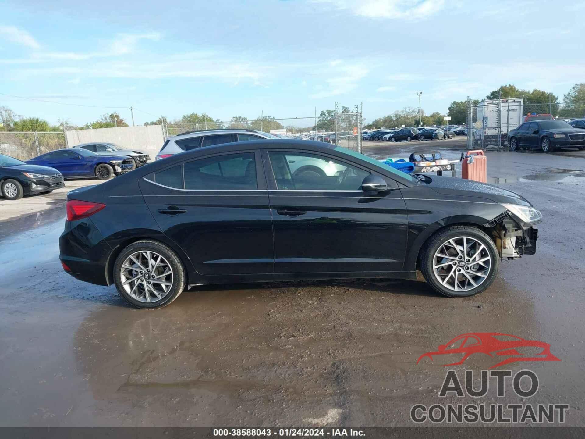 HYUNDAI ELANTRA 2019 - KMHD84LF8KU806841