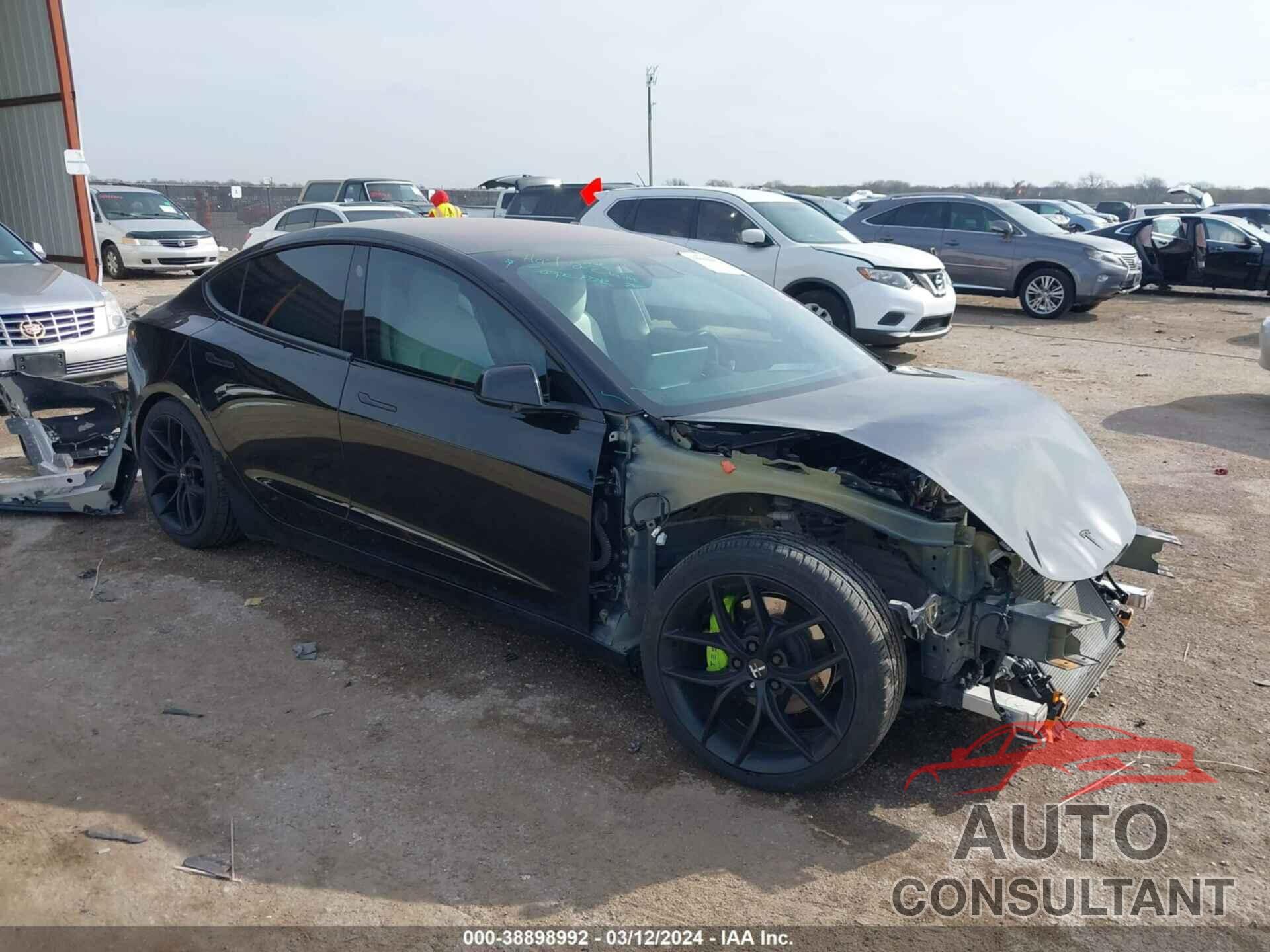 TESLA MODEL 3 2018 - 5YJ3E1EB0JF099257