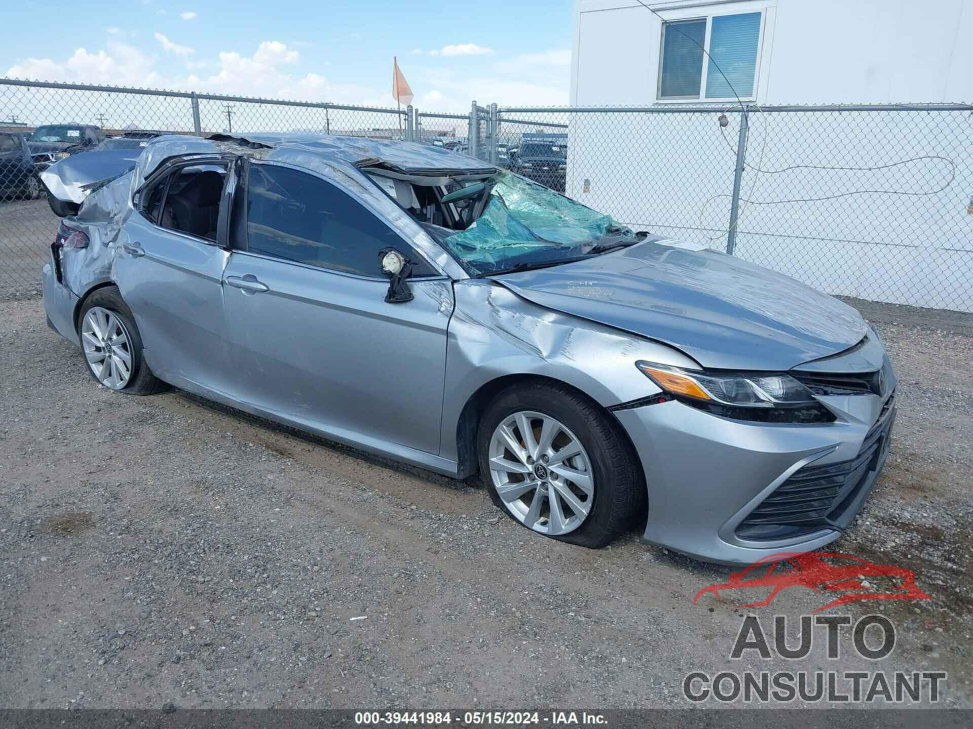 TOYOTA CAMRY 2021 - 4T1C11AK4MU590097