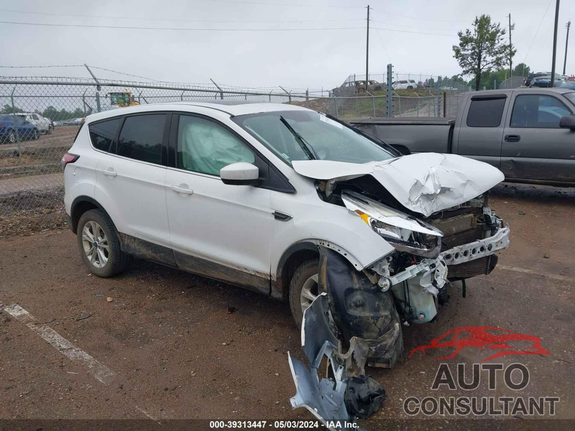 FORD ESCAPE 2017 - 1FMCU9G95HUC81447