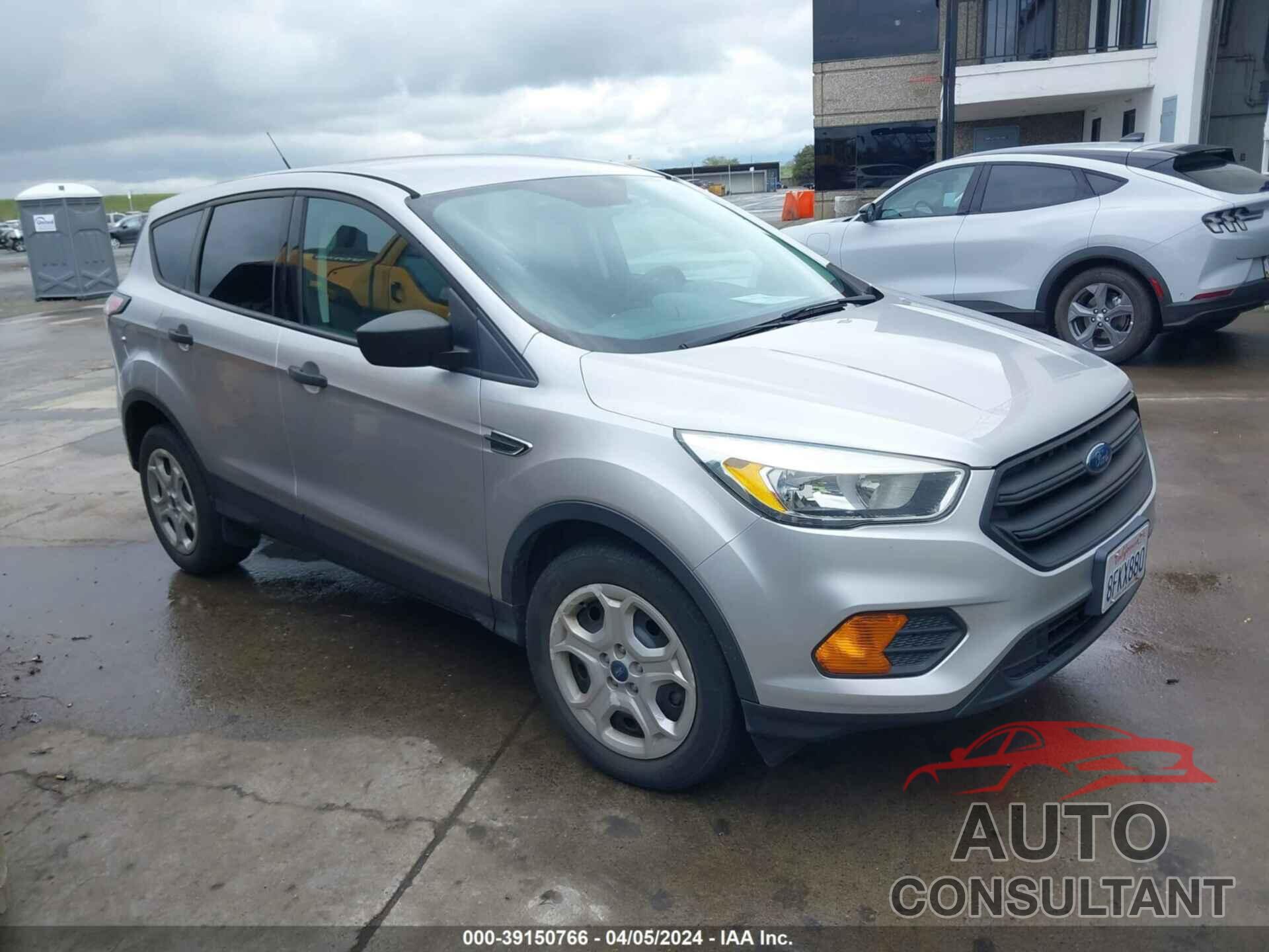 FORD ESCAPE 2017 - 1FMCU0F7XHUA41189