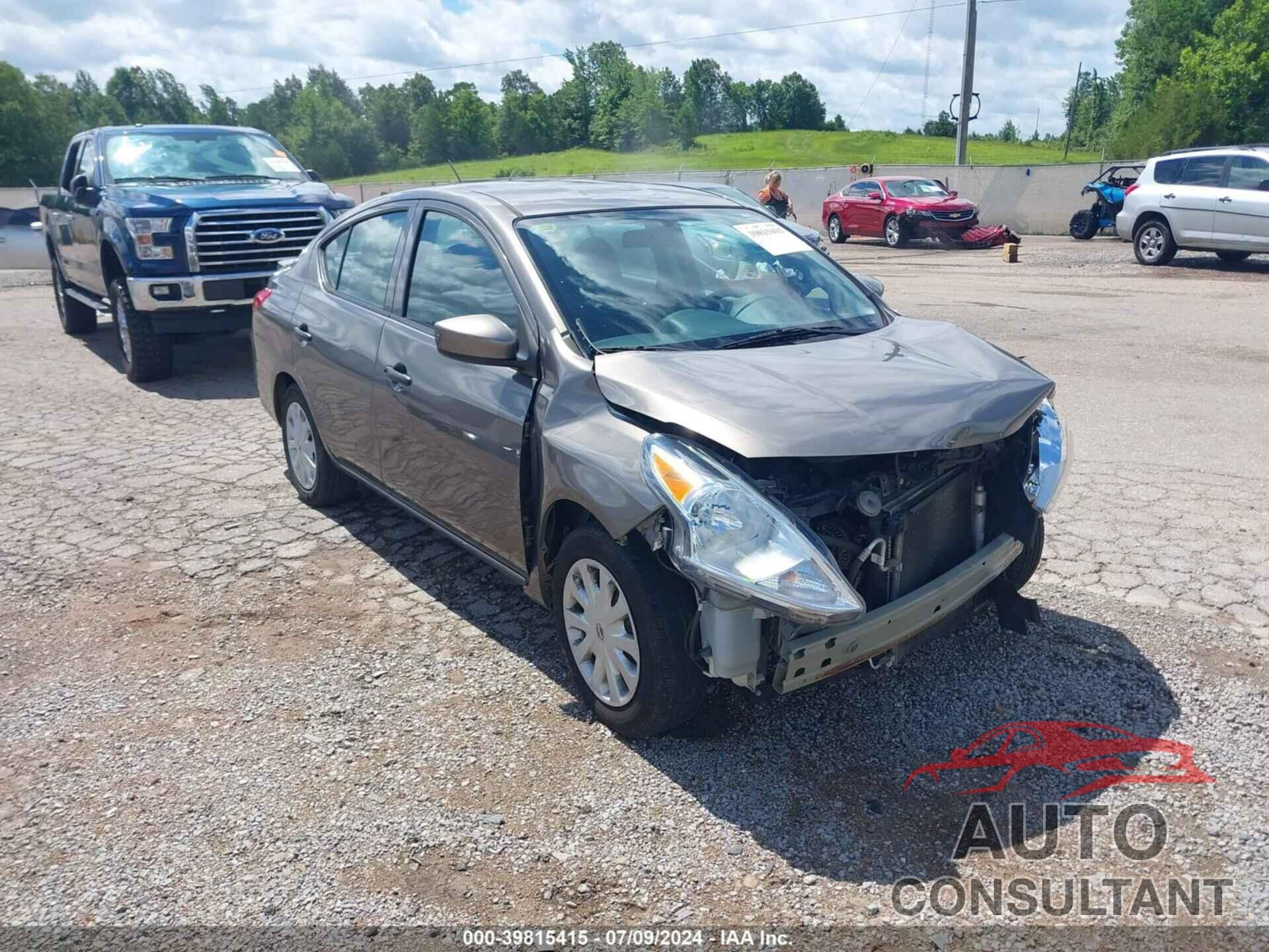 NISSAN VERSA 2017 - 3N1CN7AP9HL835888