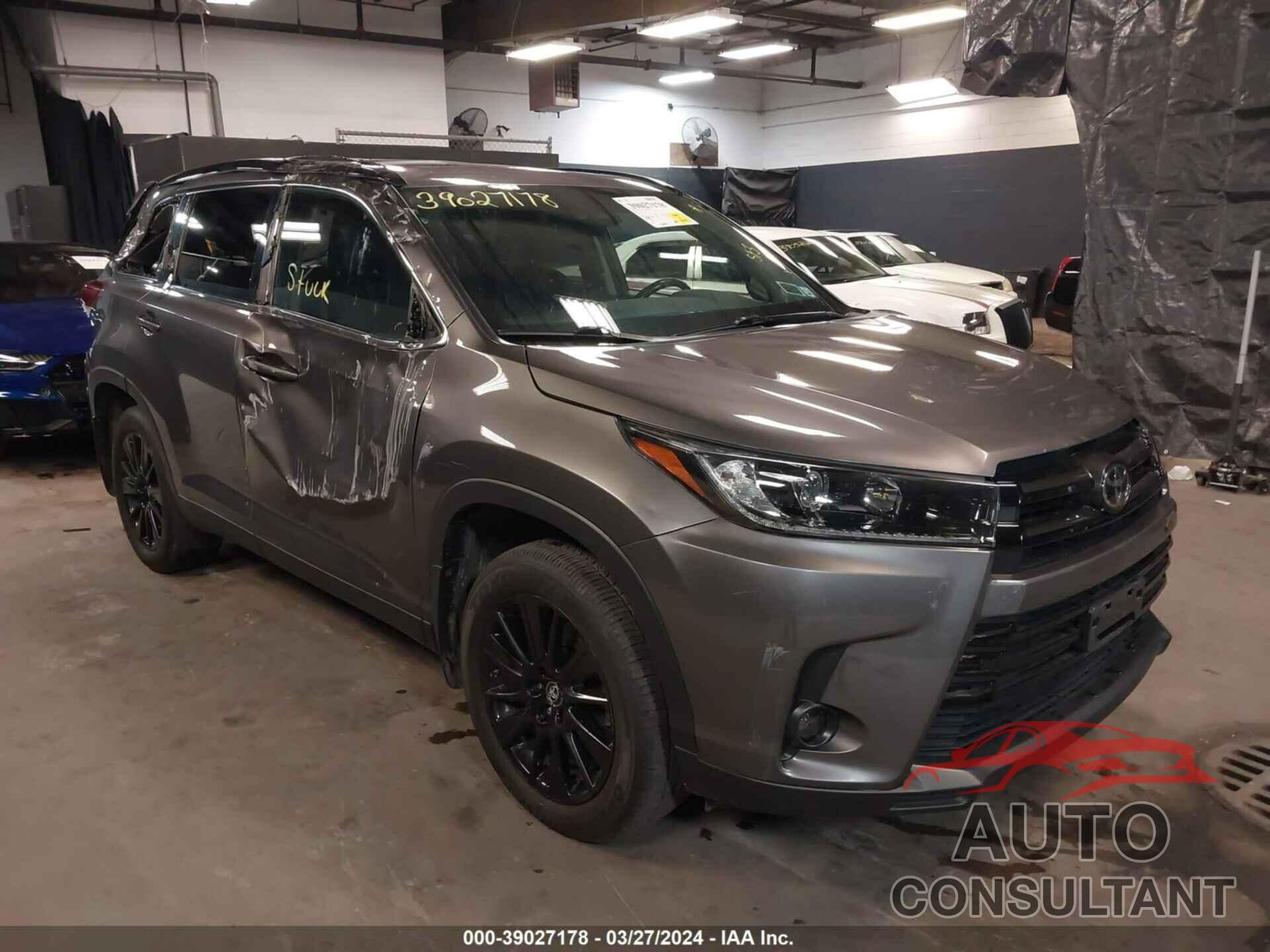 TOYOTA HIGHLANDER 2019 - 5TDJZRFH0KS616311