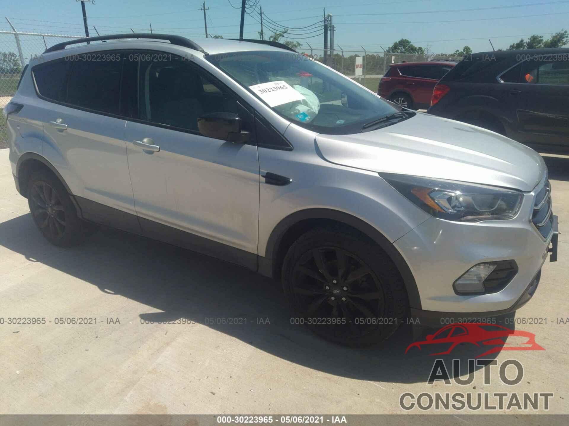 FORD ESCAPE 2018 - 1FMCU0GDXJUA71478