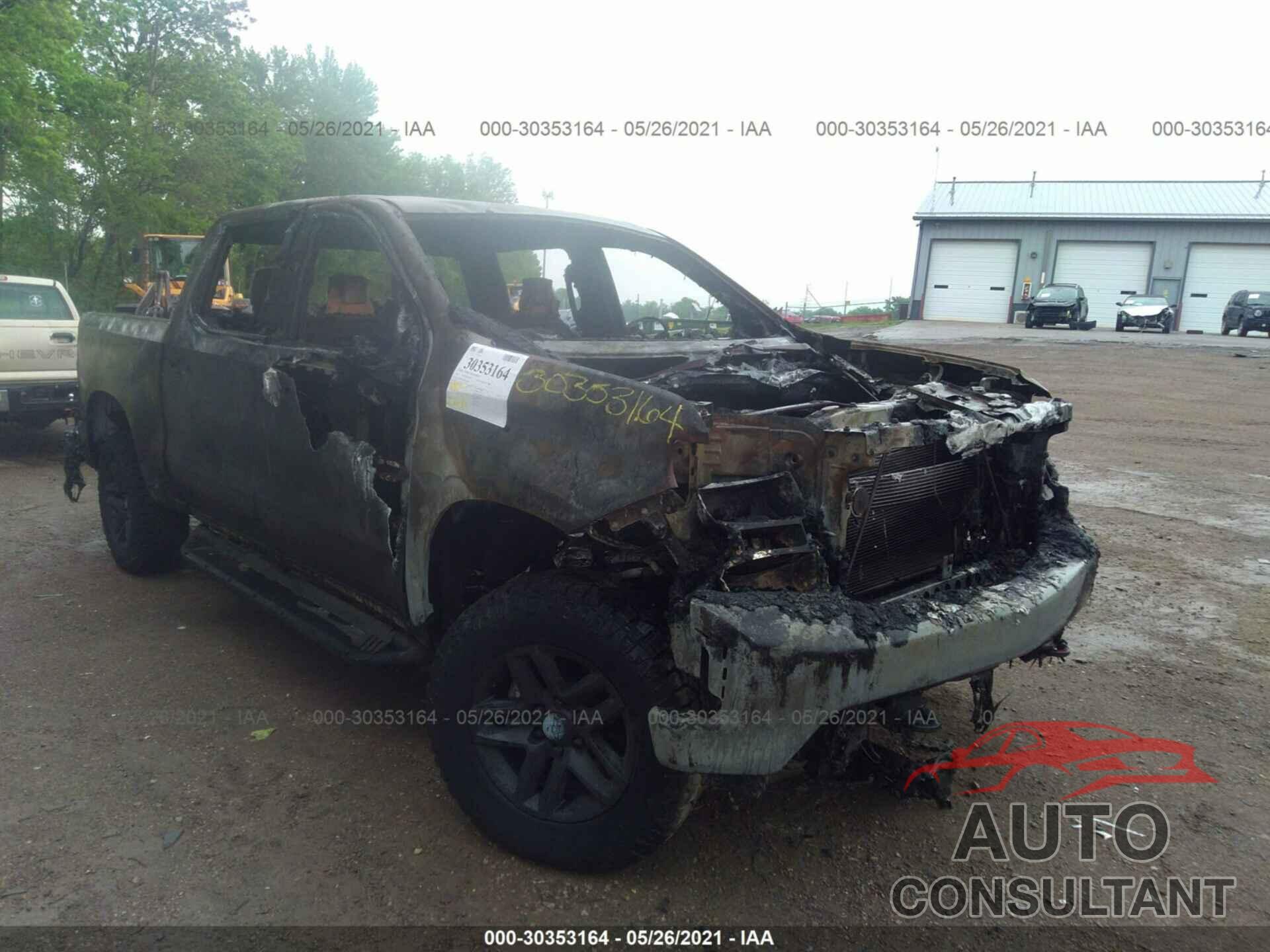CHEVROLET SILVERADO 1500 2021 - 1GCPYCEF2MZ160307
