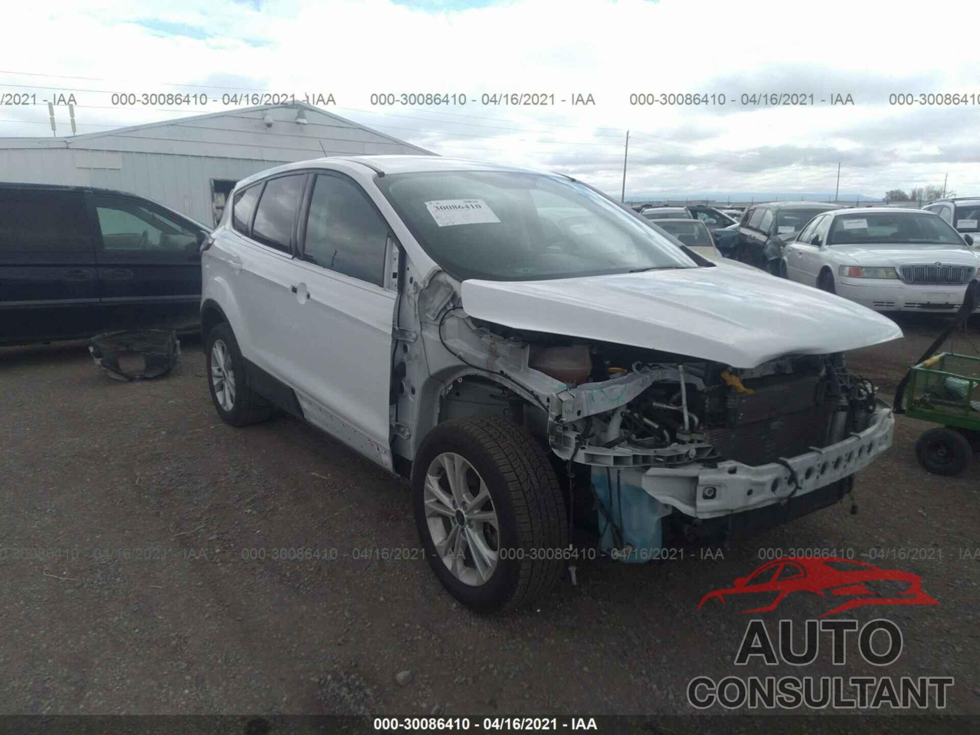 FORD ESCAPE 2017 - 1FMCU9GD3HUE00052