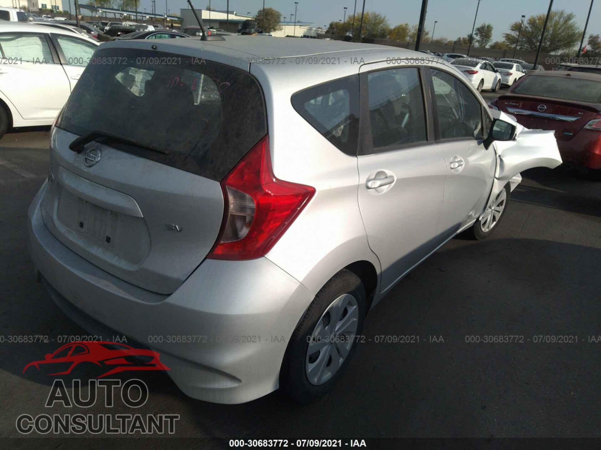 NISSAN VERSA NOTE 2018 - 3N1CE2CP1JL352076