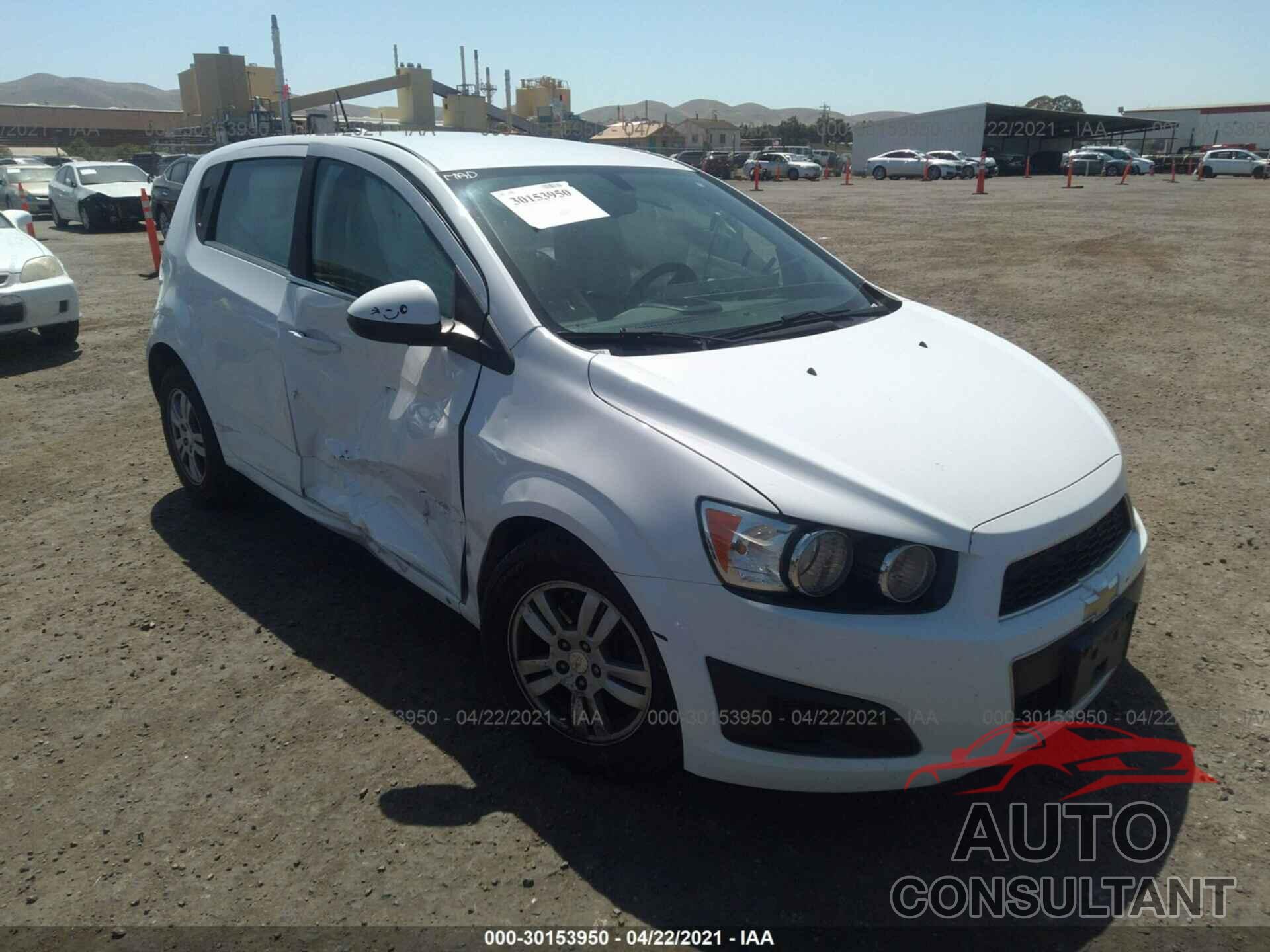 CHEVROLET SONIC 2016 - 1G1JC6SH8G4155182