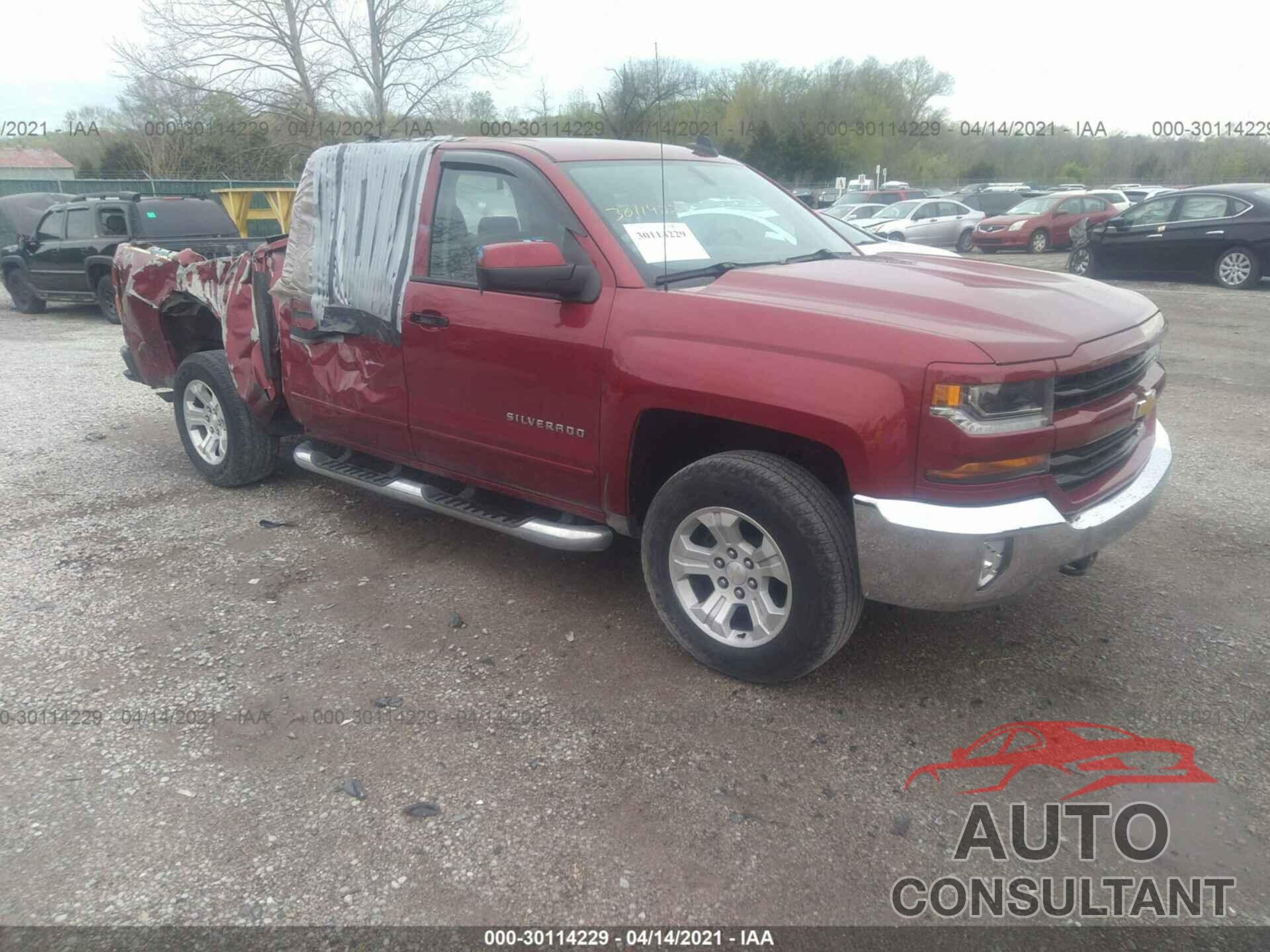 CHEVROLET SILVERADO 1500 2018 - 3GCUKREC8JG585250