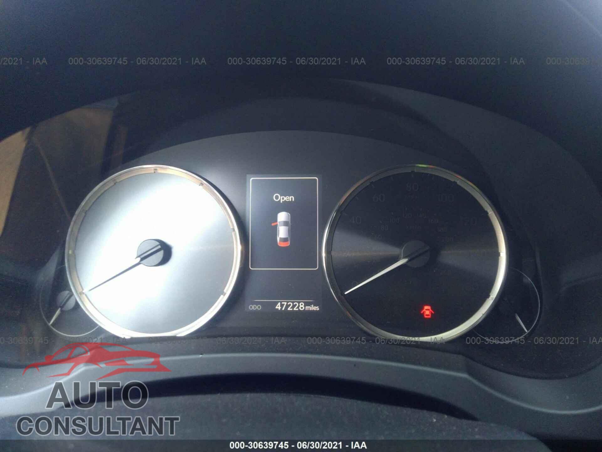LEXUS IS 2017 - JTHBA1D21H5045453