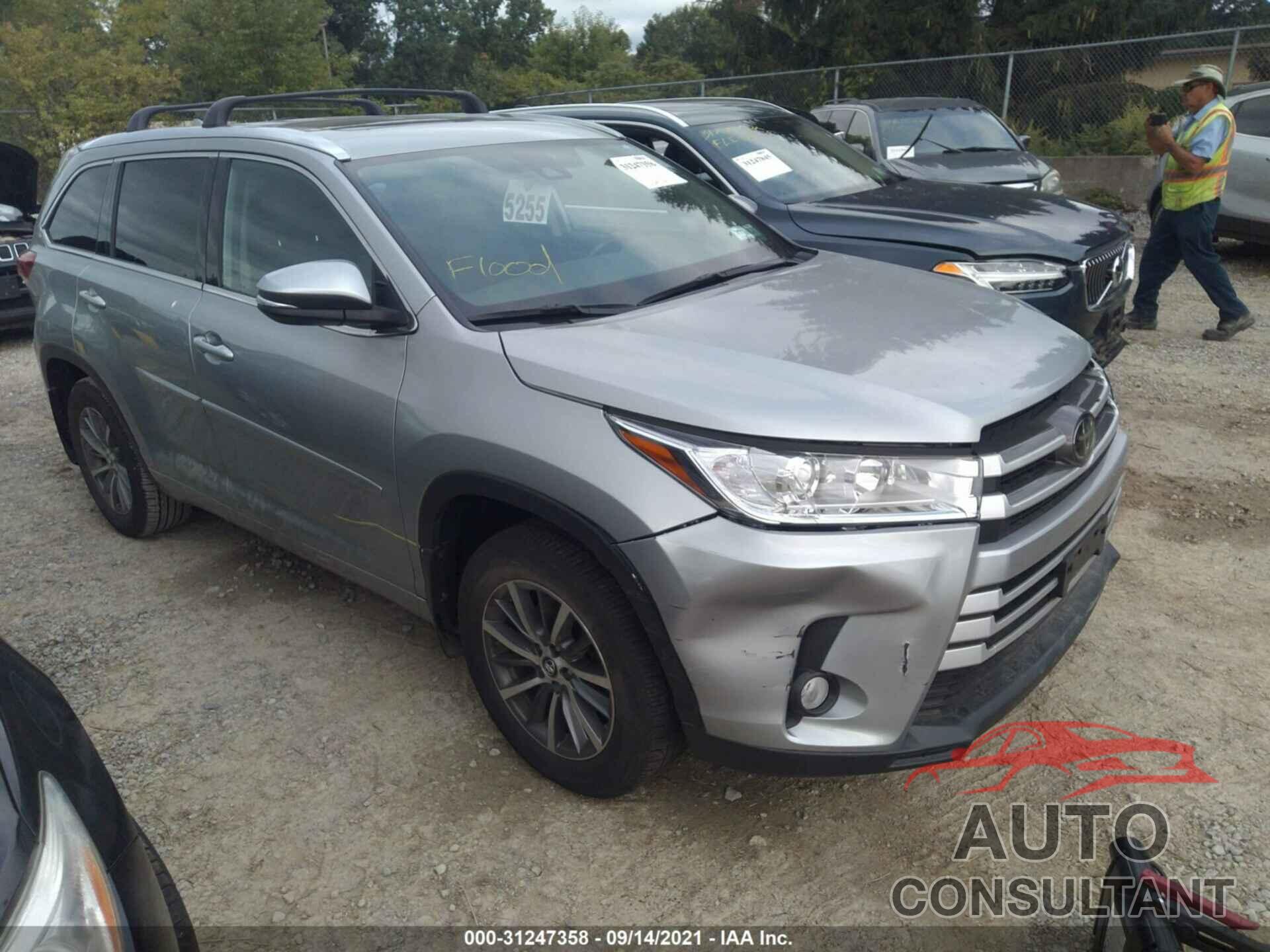 TOYOTA HIGHLANDER 2018 - 5TDJZRFH8JS882058