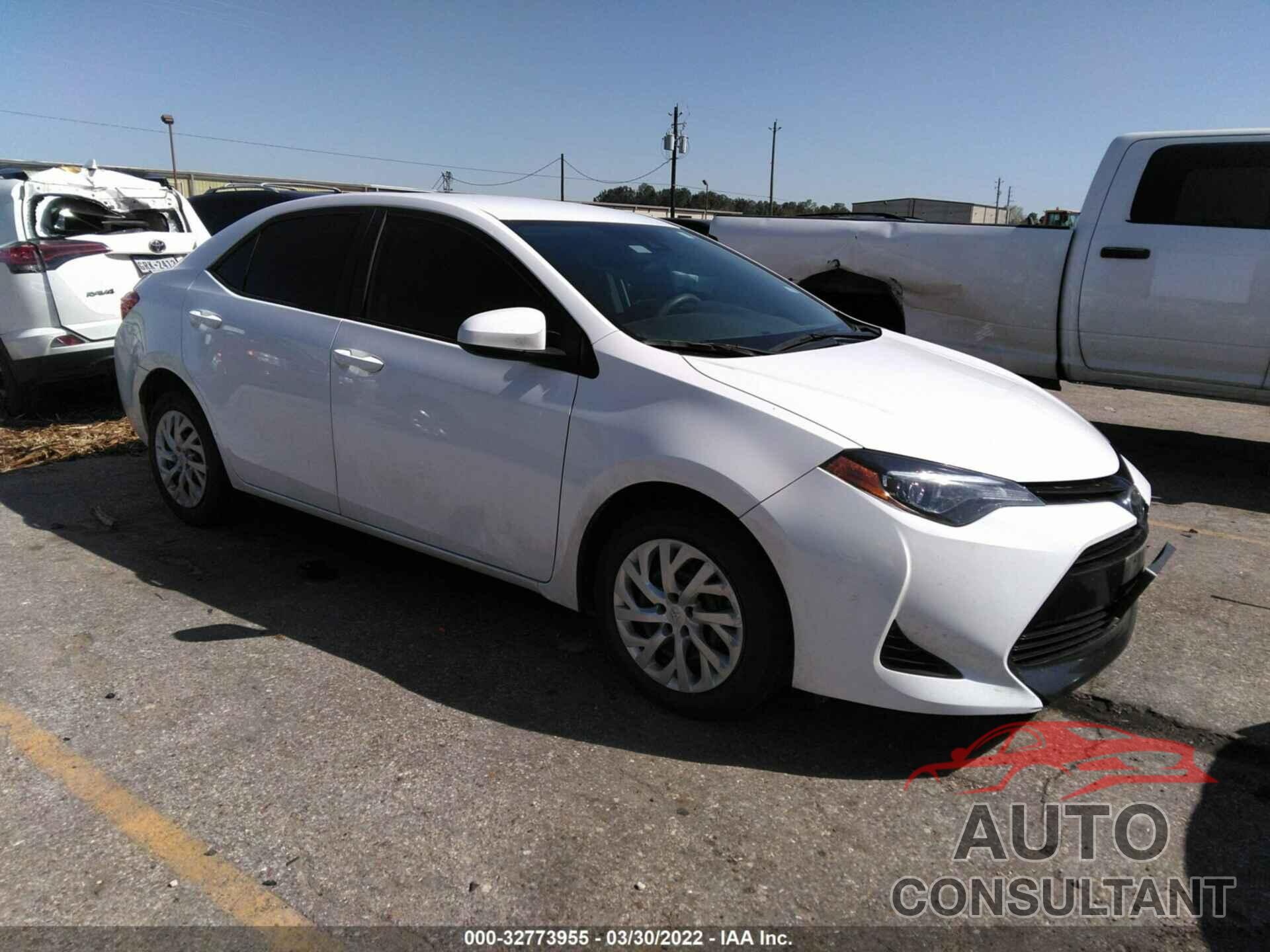 TOYOTA COROLLA 2018 - 5YFBURHE5JP774415