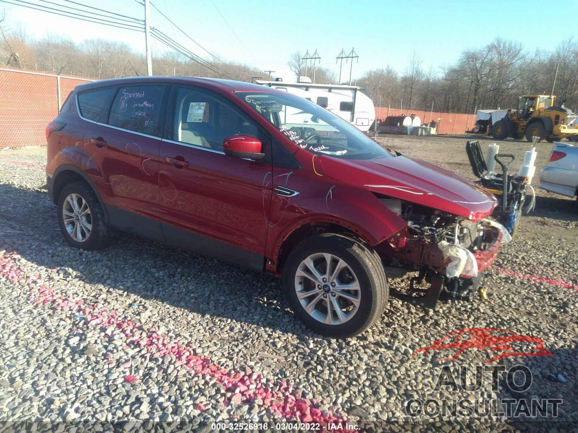 FORD ESCAPE 2019 - 1FMCU9GD5KUB42060
