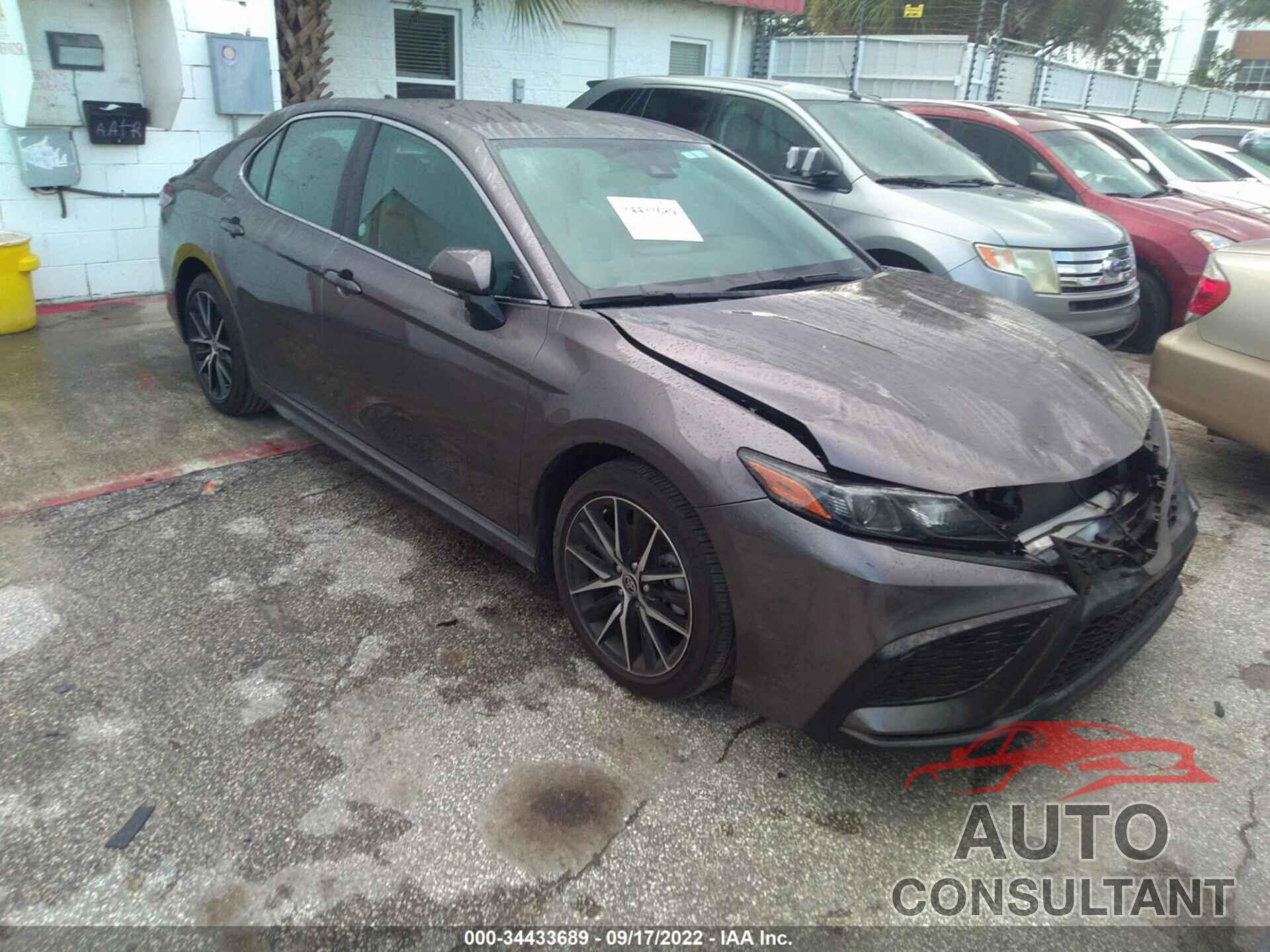 TOYOTA CAMRY 2022 - 4T1G11AK5NU662752