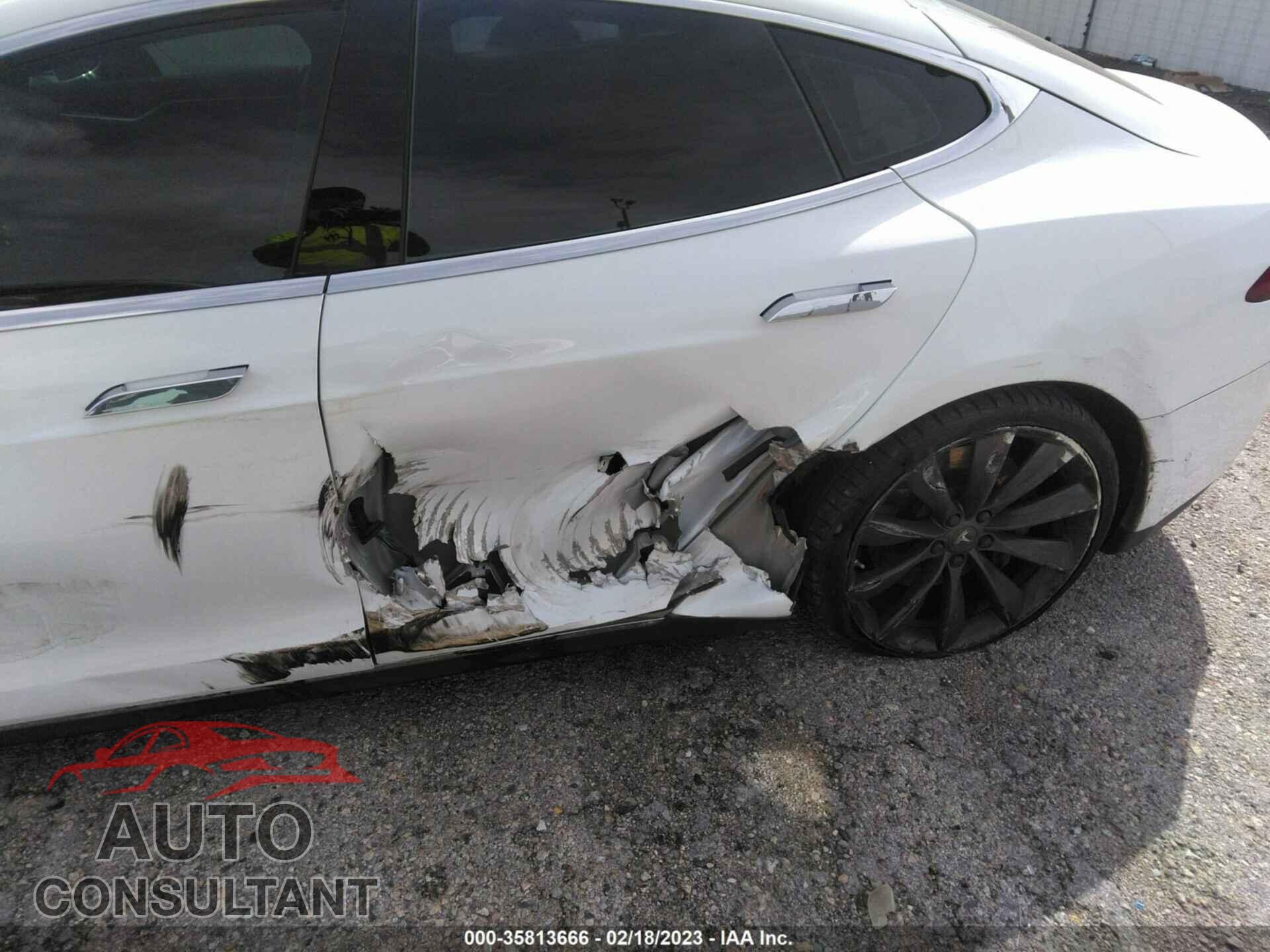 TESLA MODEL S 2015 - 5YJSA1E23FF111416