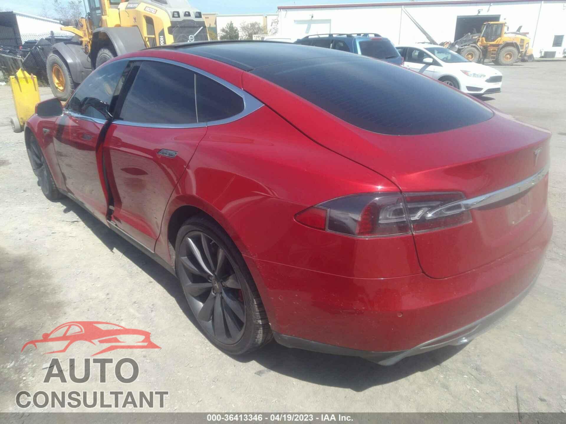 TESLA MODEL S 2015 - 5YJSA1E44FF104475
