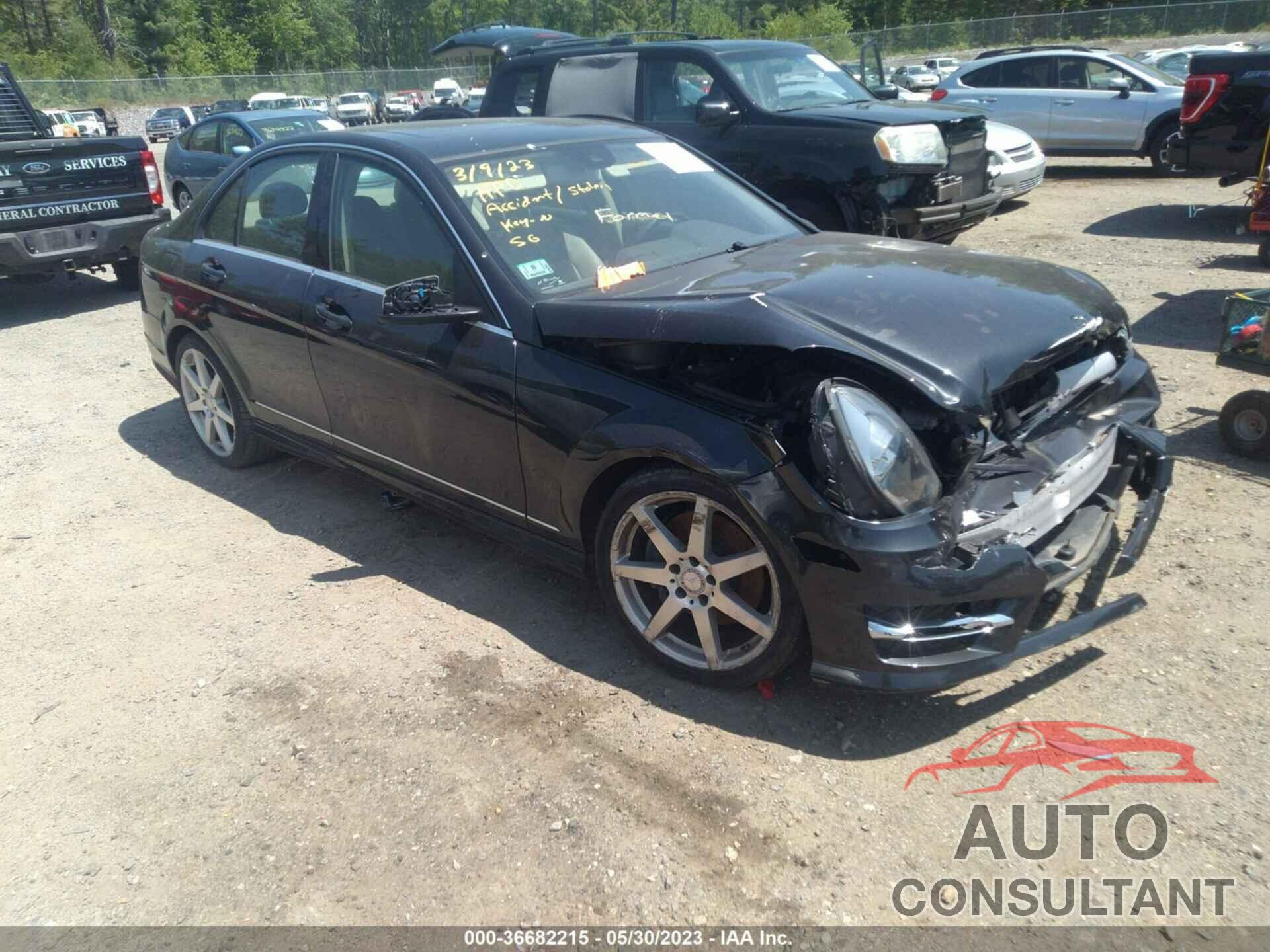 MERCEDES-BENZ C 300 2013 - WDDGF8AB5DA810919