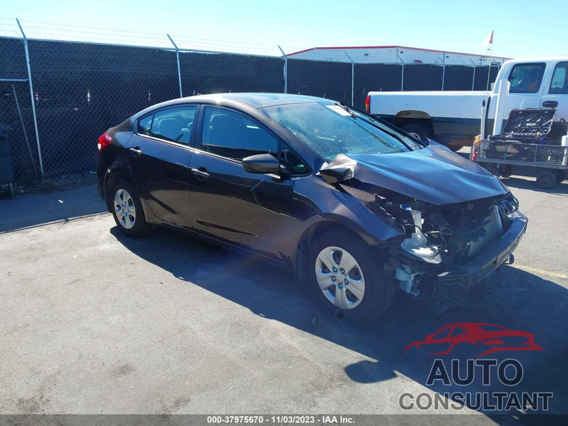 KIA FORTE 2018 - 3KPFL4A74JE215085