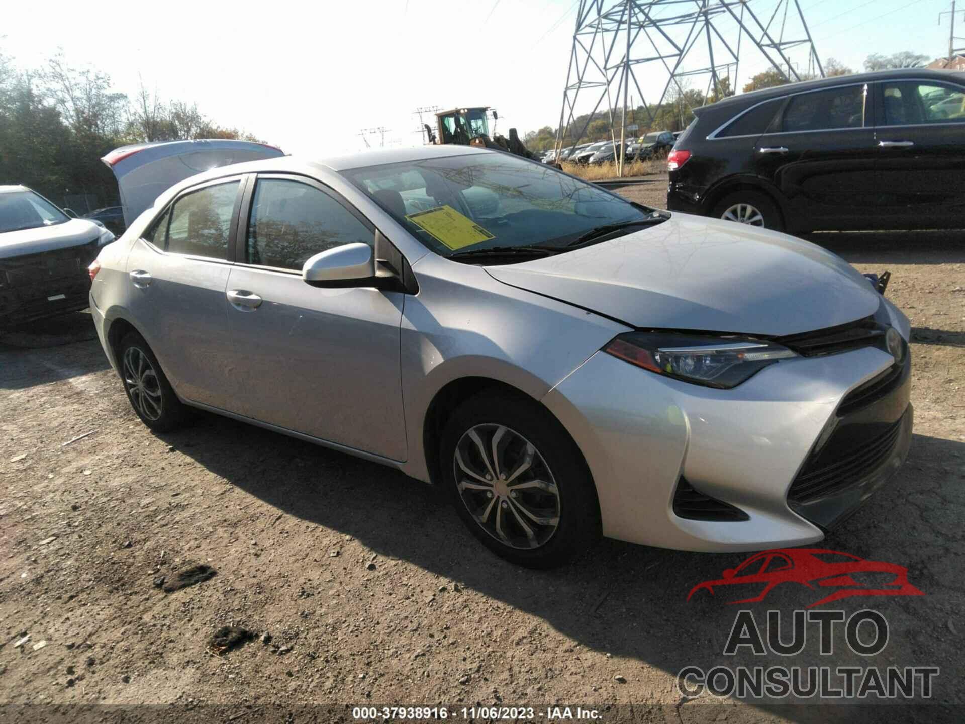 TOYOTA COROLLA 2018 - 5YFBURHE5JP755802