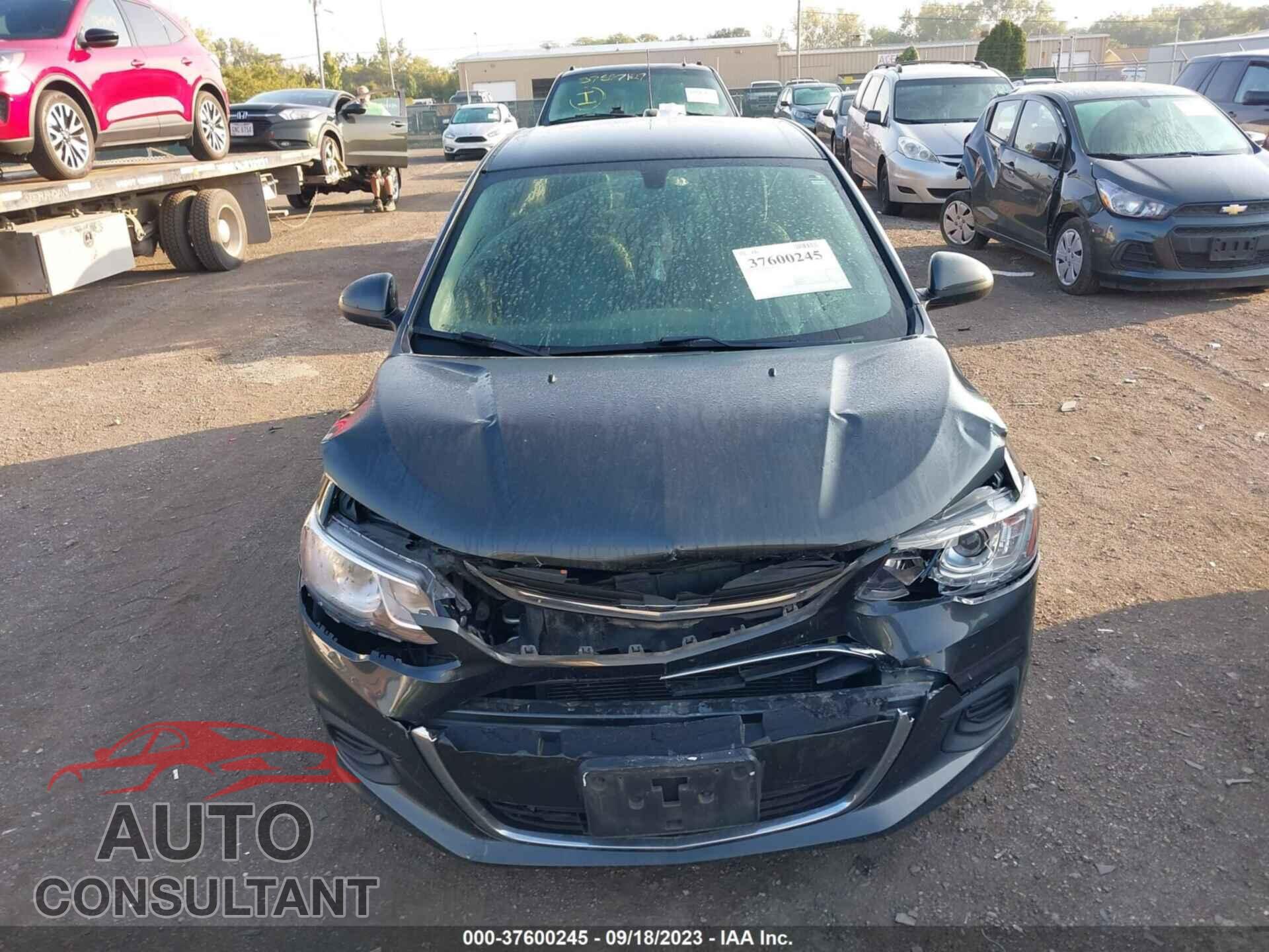 CHEVROLET SONIC 2017 - 1G1JB5SH1H4167818