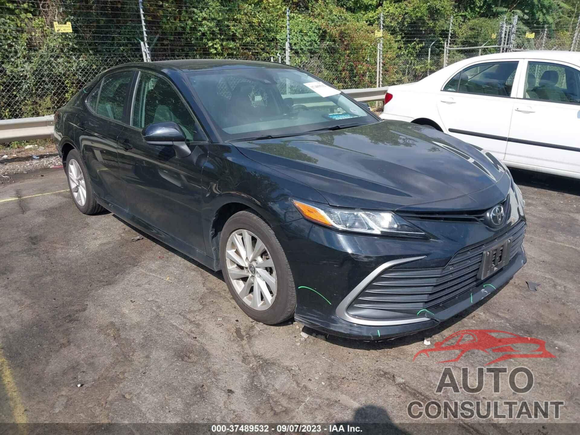 TOYOTA CAMRY 2022 - 4T1C11AK0NU050764