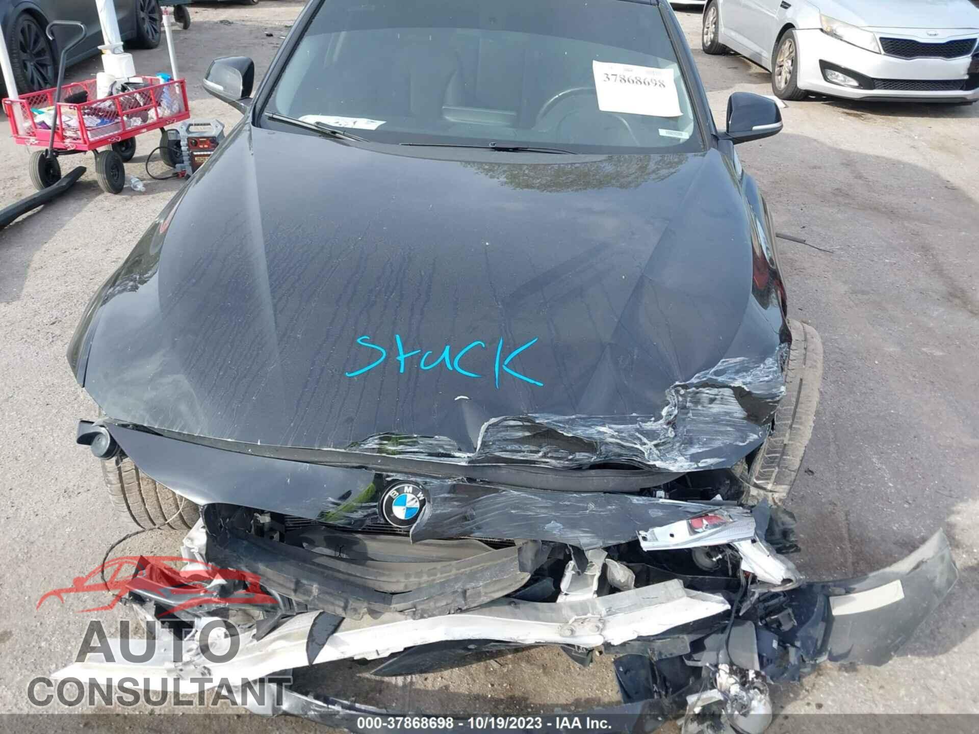 BMW 320I 2016 - WBA8E5G55GNU21595