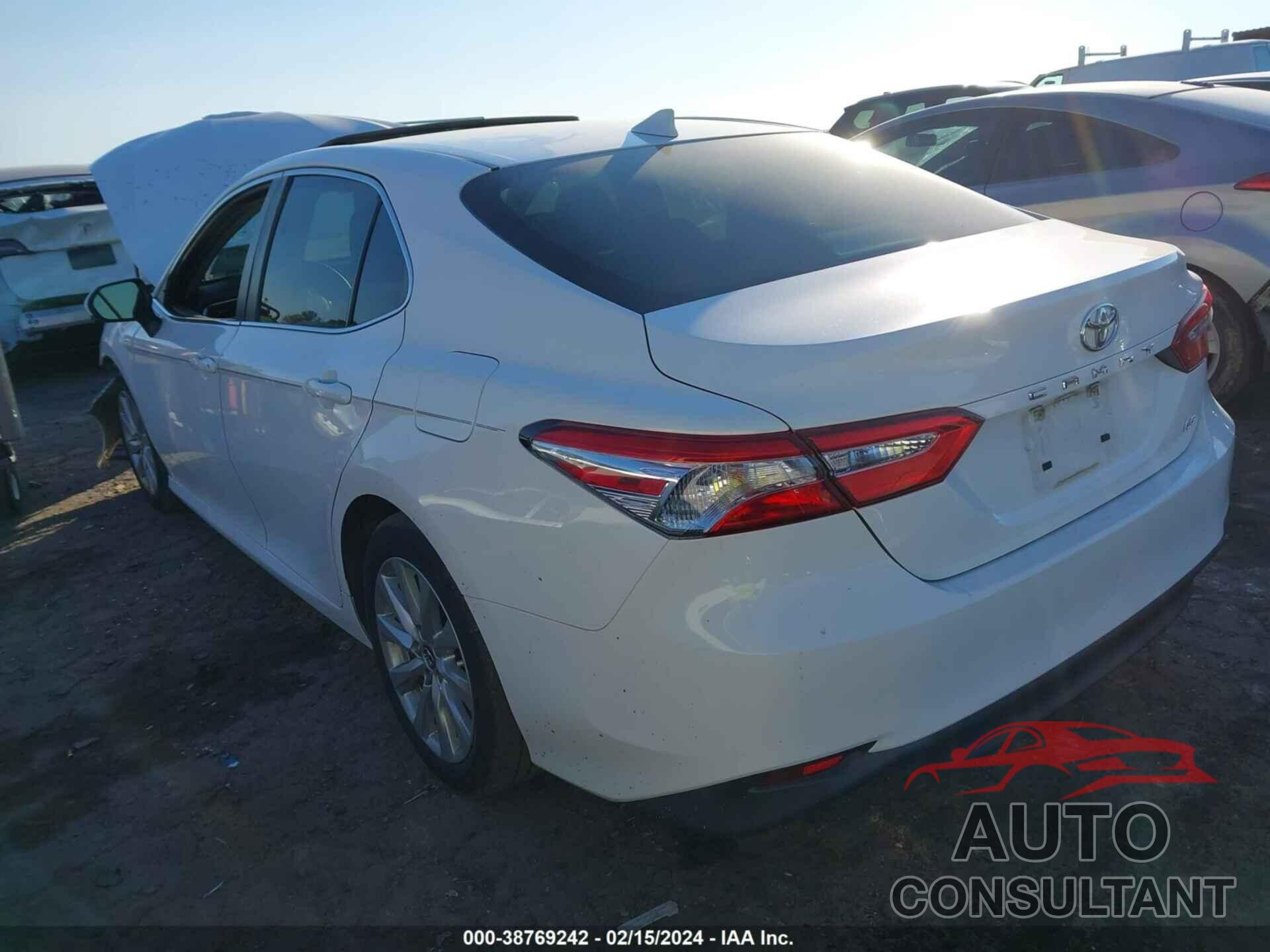 TOYOTA CAMRY 2018 - JTNB11HK8J3030389