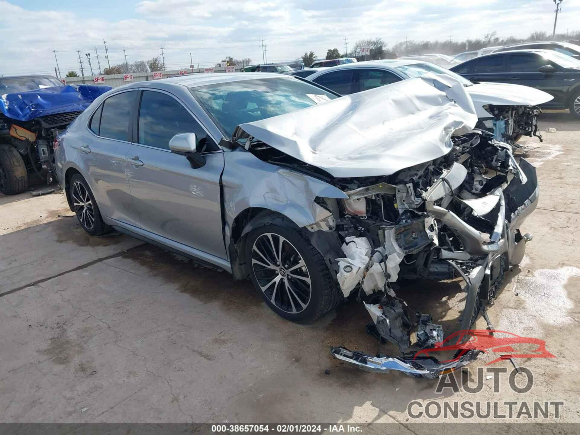 TOYOTA CAMRY 2020 - 4T1G11AKXLU510995