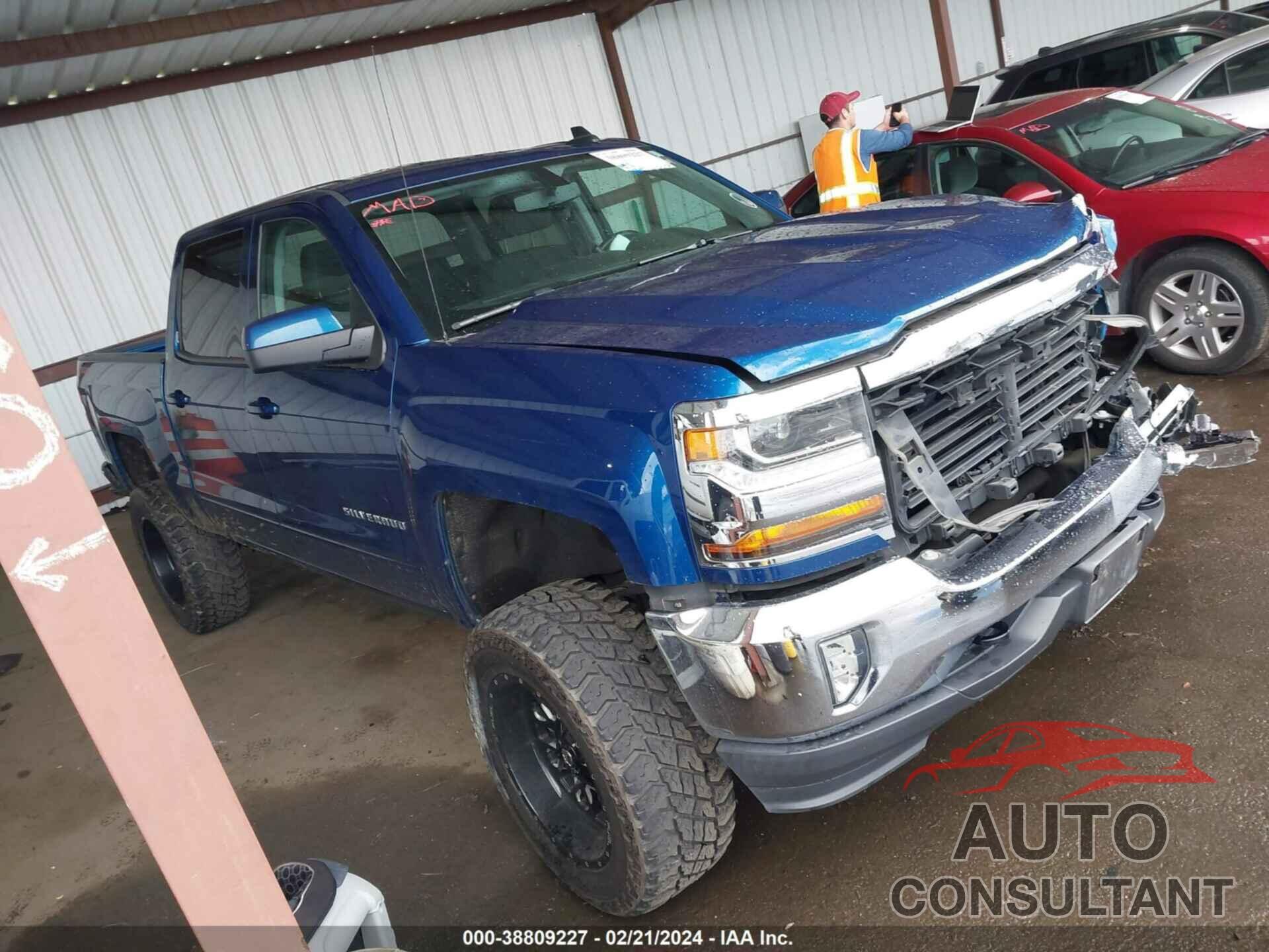 CHEVROLET SILVERADO 1500 2018 - 3GCUKREC9JG193300