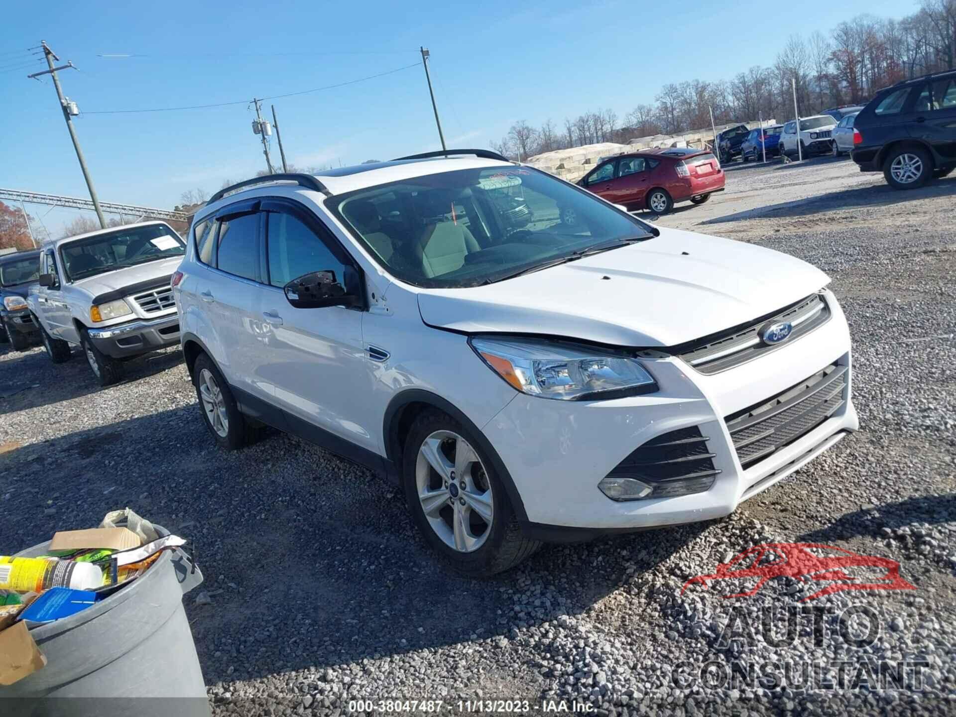 FORD ESCAPE 2016 - 1FMCU0GX1GUB19601