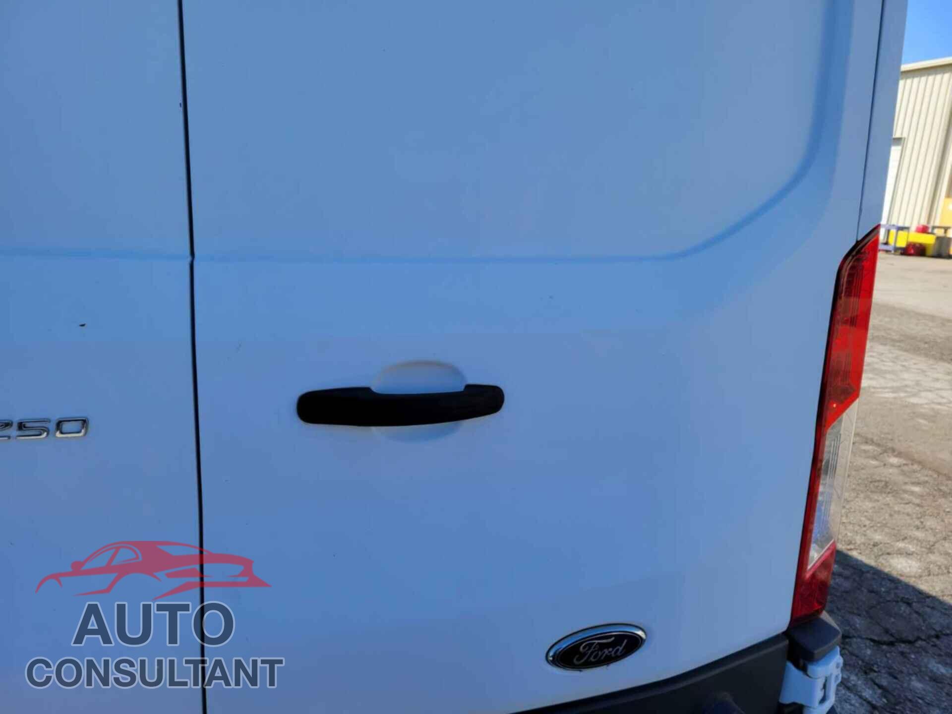 FORD TRANSIT 2017 - 1FTYR2CMXHKB26501