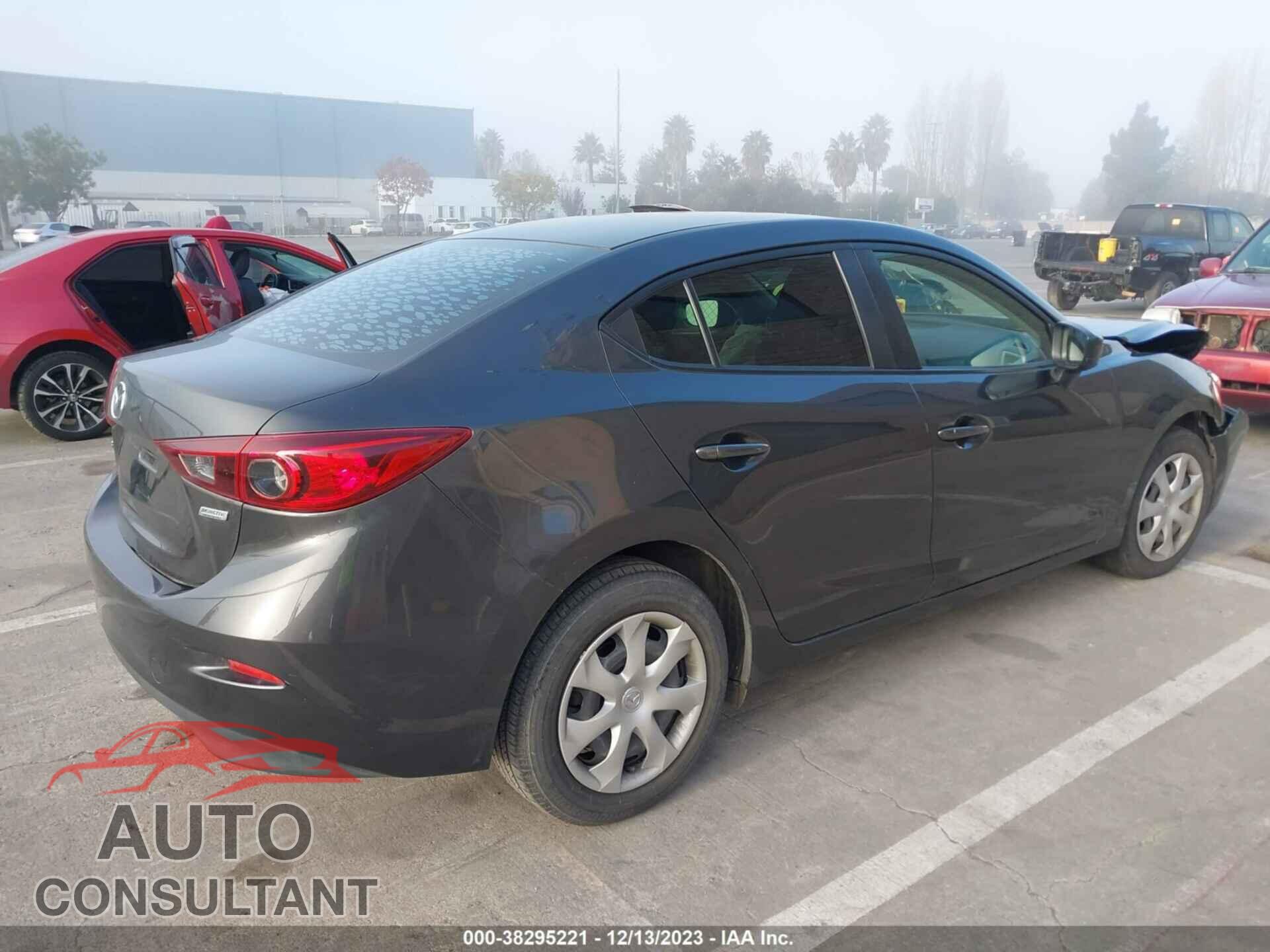 MAZDA 3 2017 - 3MZBN1U76HM109639