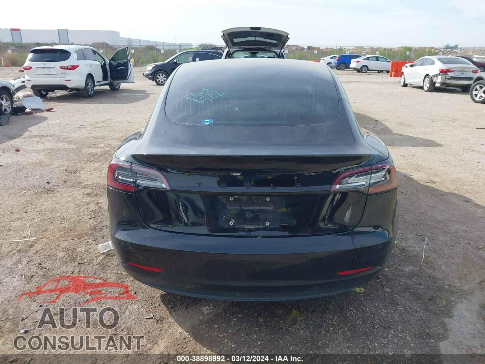 TESLA MODEL 3 2018 - 5YJ3E1EB0JF099257