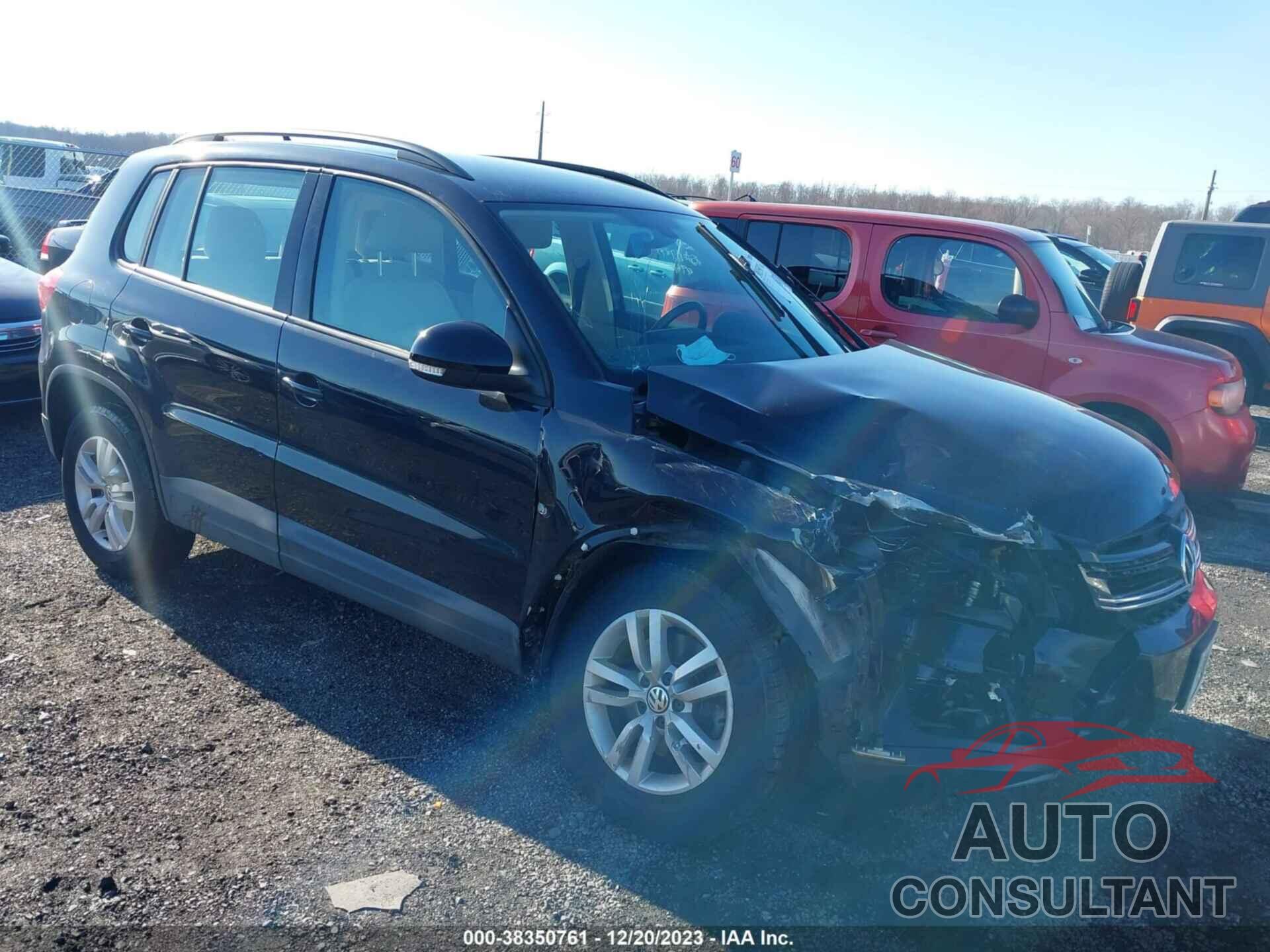 VOLKSWAGEN TIGUAN 2017 - WVGBV7AX4HK019676