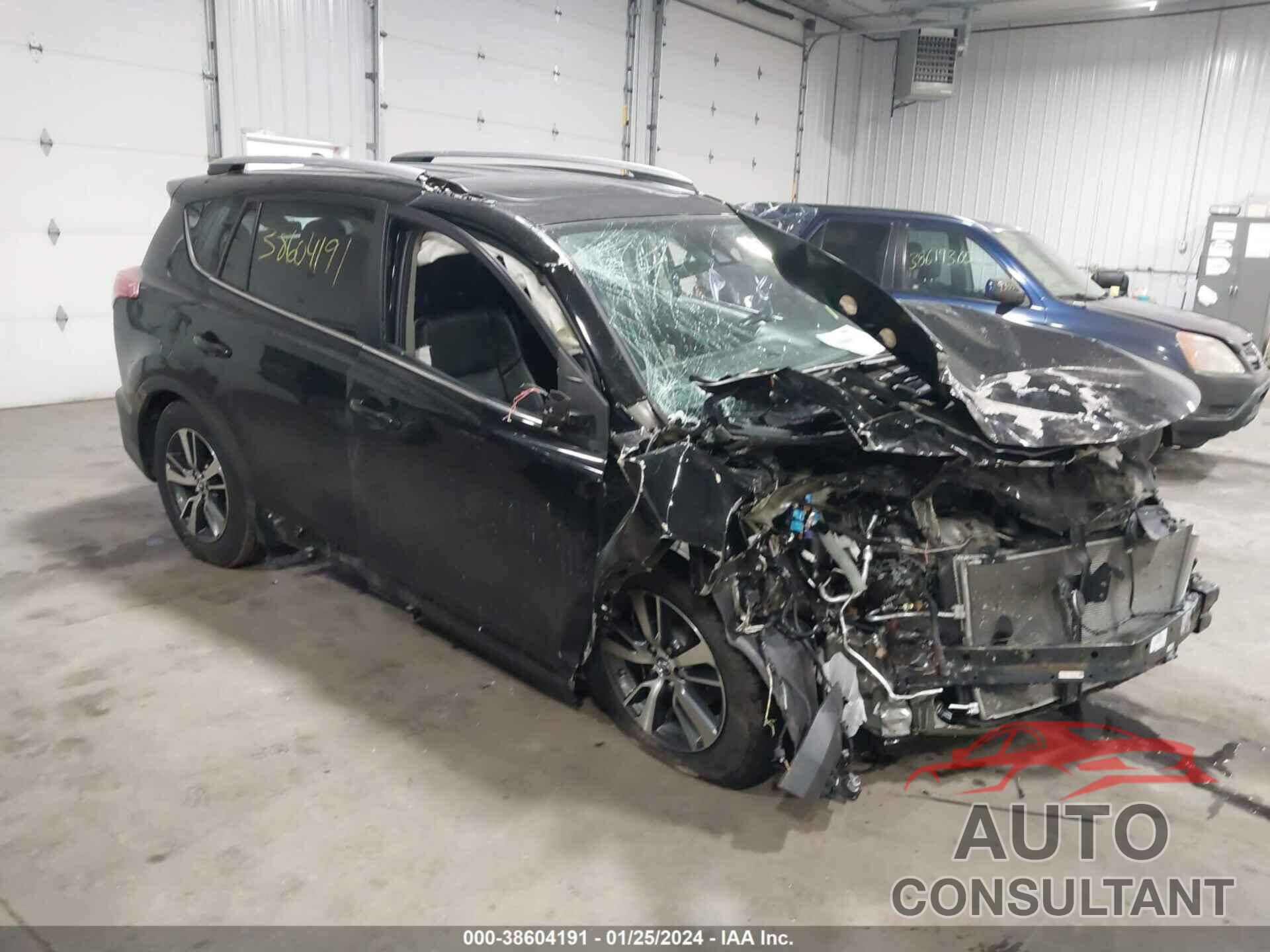TOYOTA RAV4 2018 - 2T3RFREV8JW758146