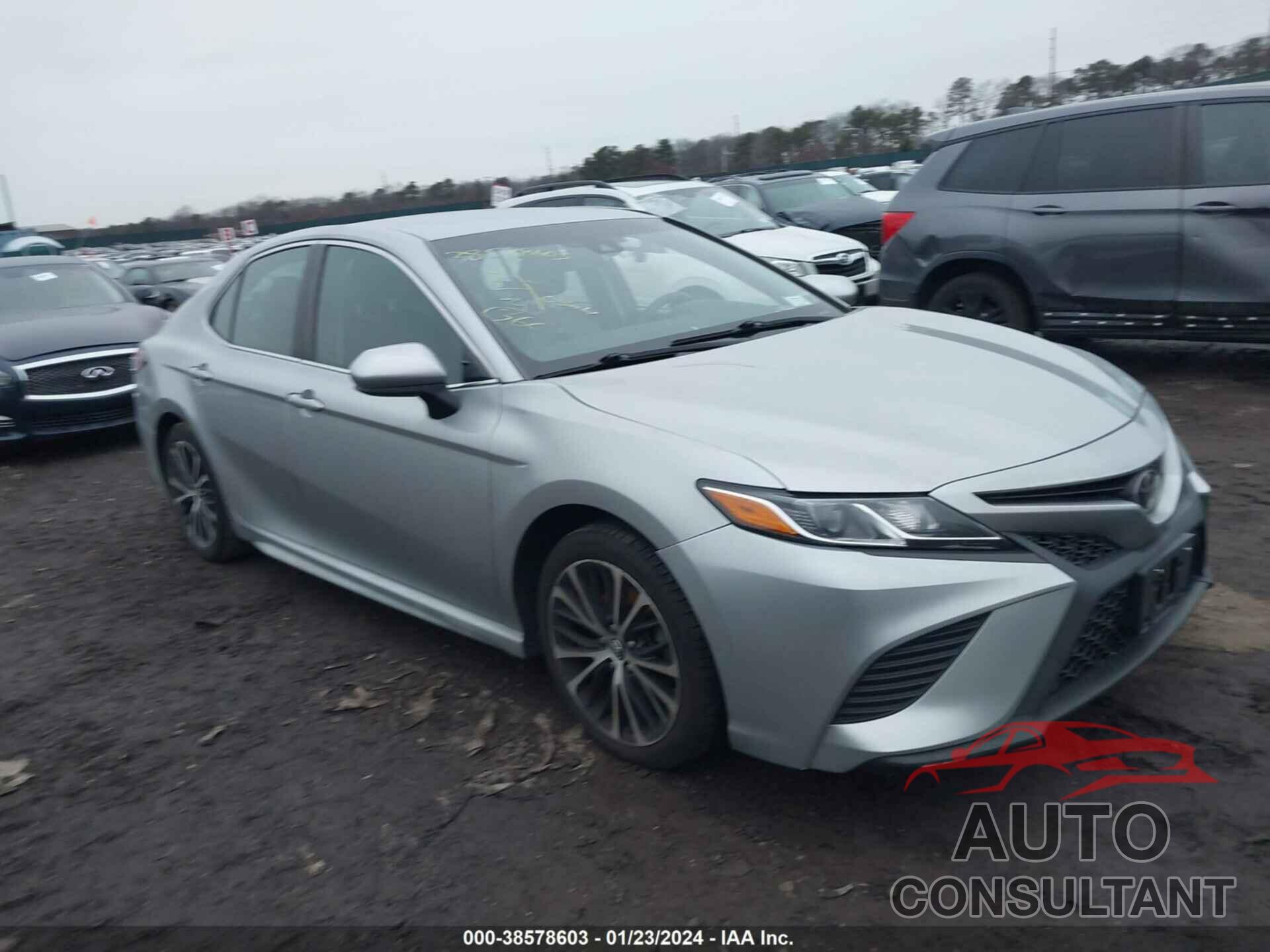 TOYOTA CAMRY 2018 - 4T1B11HK3JU609378